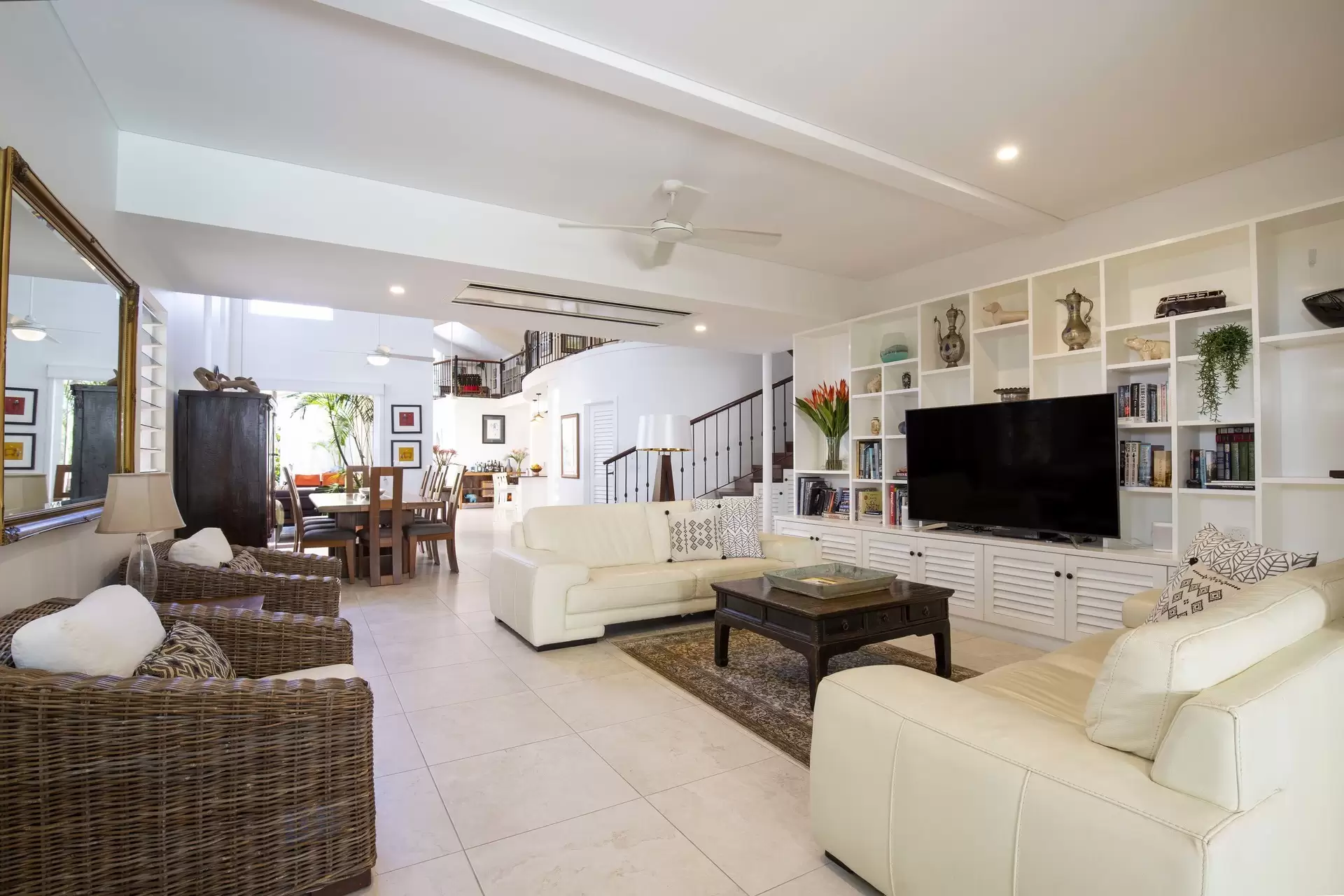 2/62 Garrick Street, Port Douglas Sold by Queensland Sotheby's International Realty - image 1