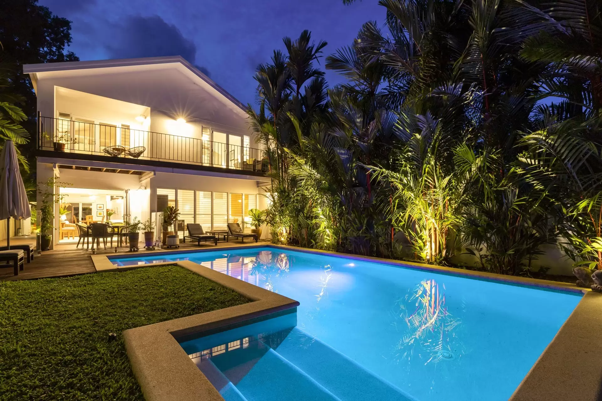 2/62 Garrick Street, Port Douglas Sold by Queensland Sotheby's International Realty - image 1