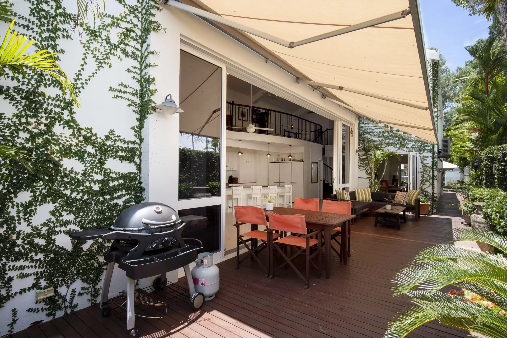 2/62 Garrick Street, Port Douglas Sold by Queensland Sotheby's International Realty - image 1