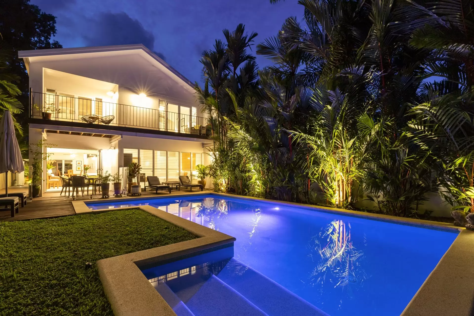 2/62 Garrick Street, Port Douglas Sold by Queensland Sotheby's International Realty - image 1
