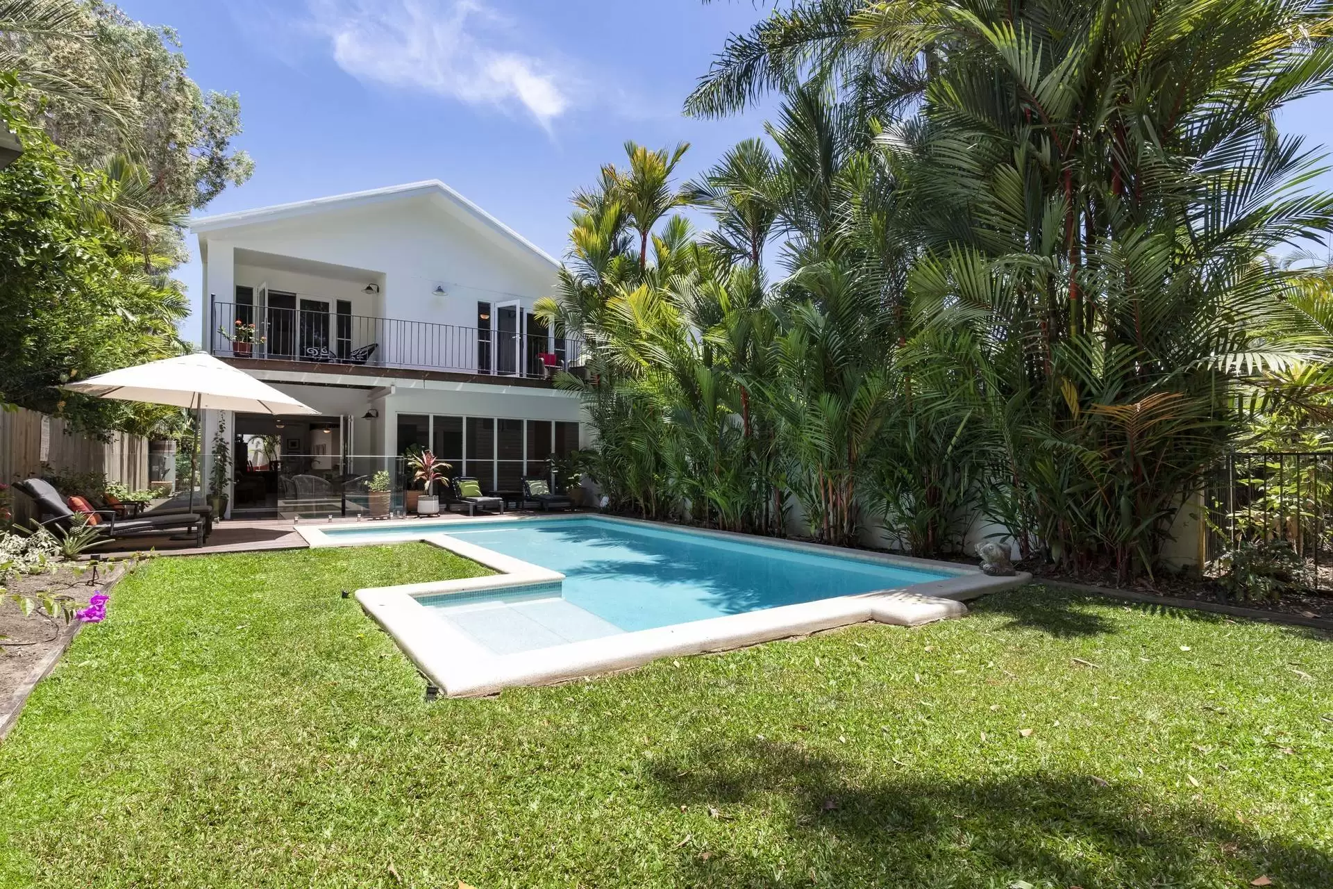2/62 Garrick Street, Port Douglas Sold by Queensland Sotheby's International Realty - image 1