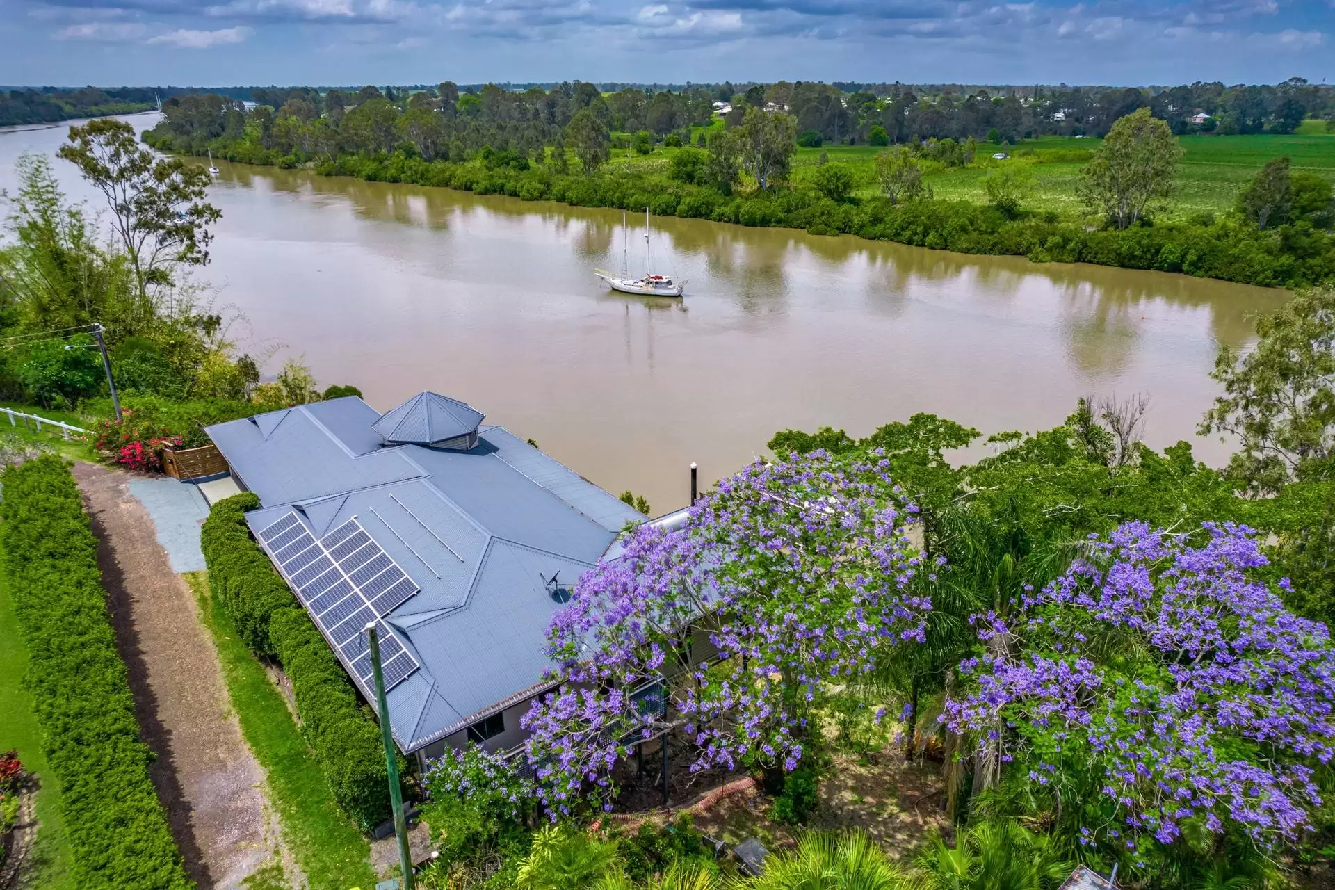 2 North Street, Maryborough Sold by Queensland Sotheby's International Realty - image 1
