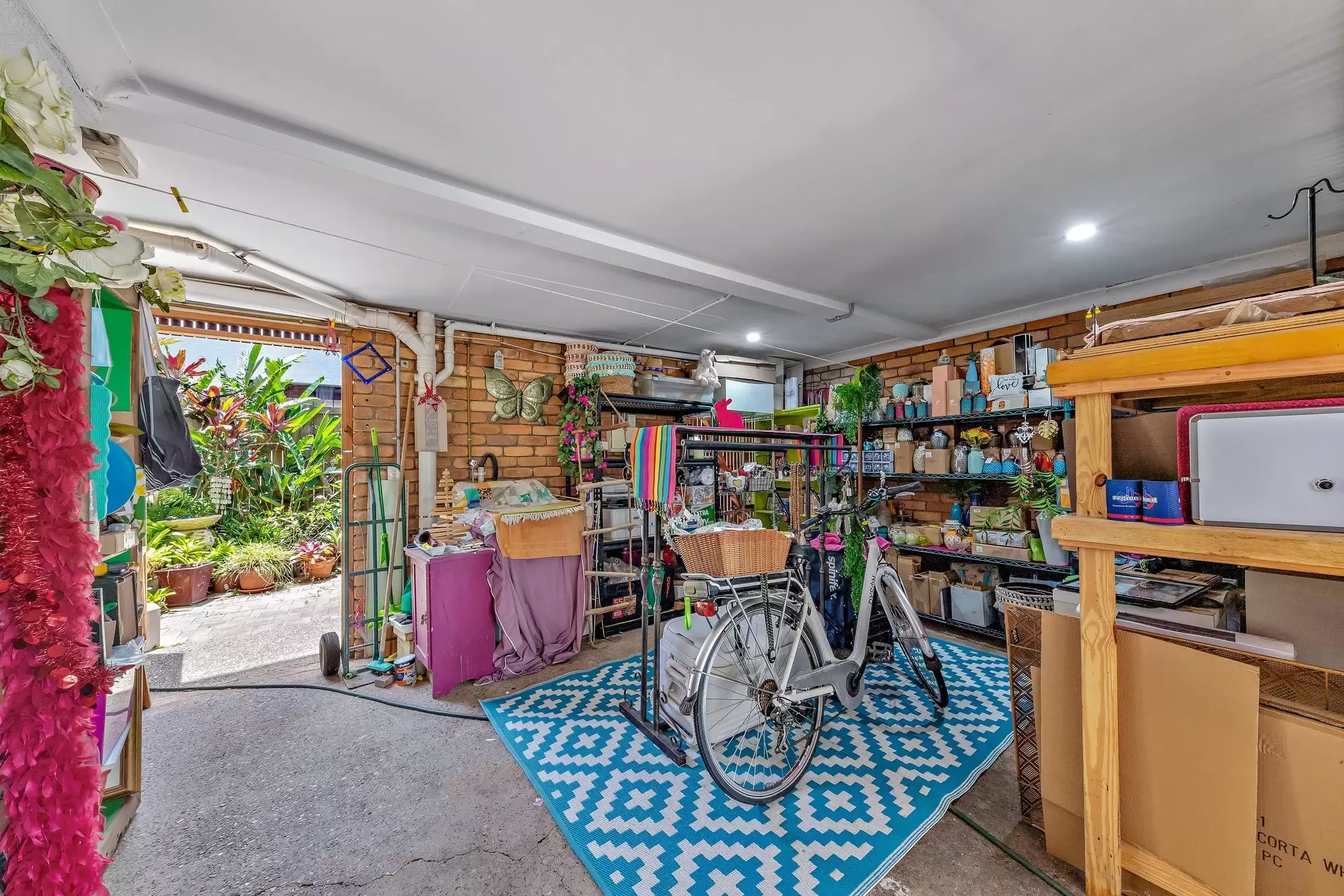 2/3 Beach Road, Cannonvale Sold by Queensland Sotheby's International Realty - image 1