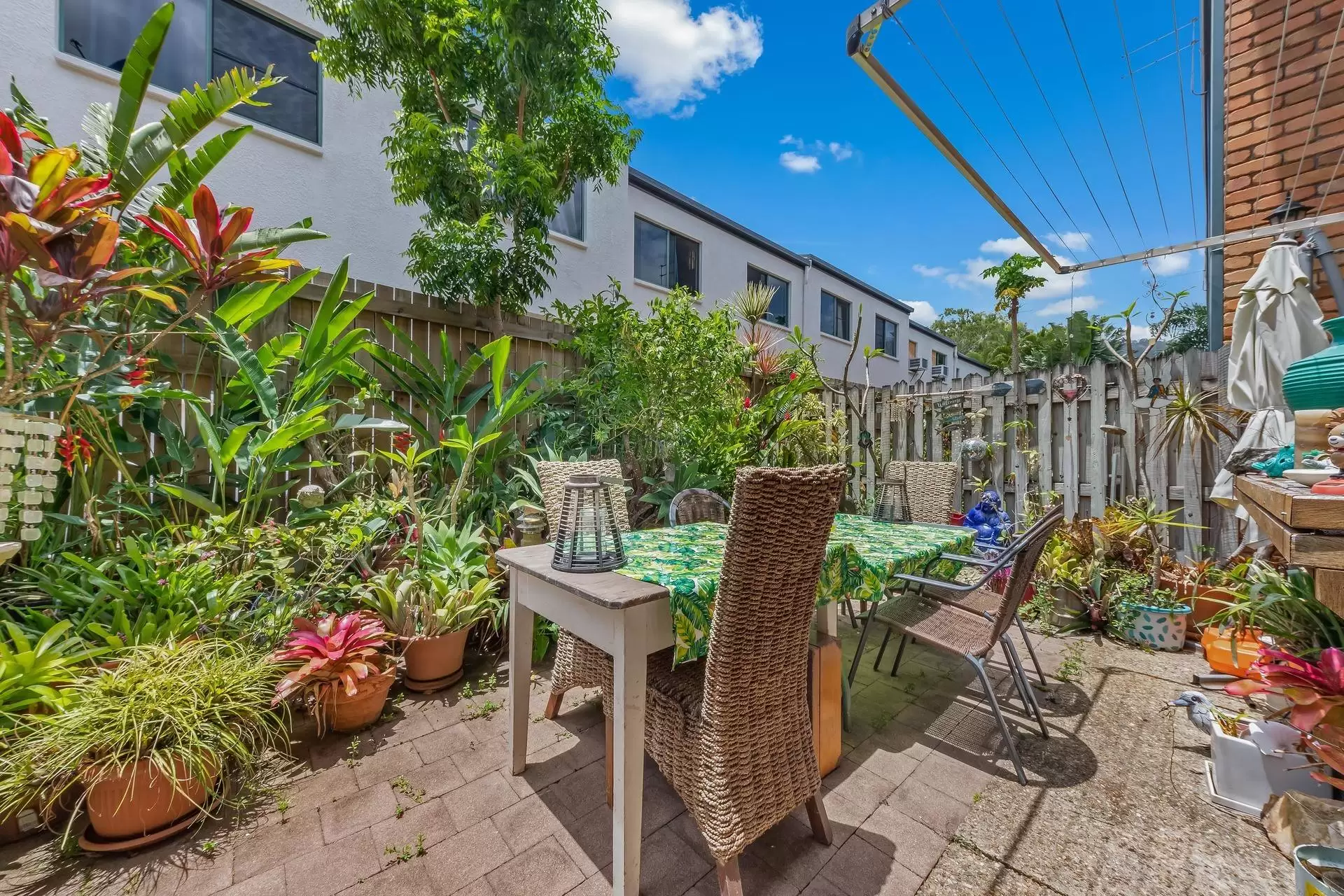 2/3 Beach Road, Cannonvale Sold by Queensland Sotheby's International Realty - image 1
