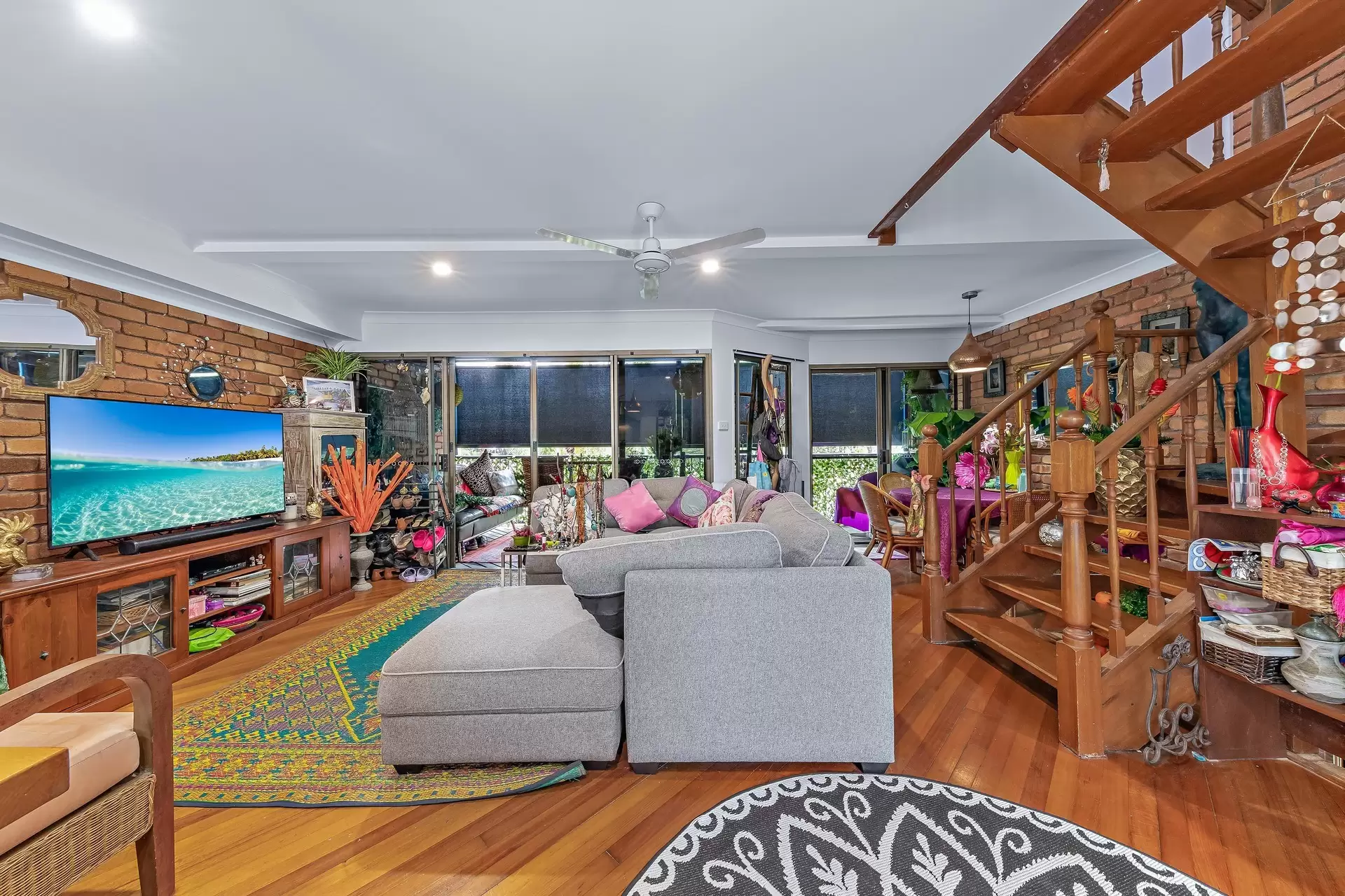 2/3 Beach Road, Cannonvale Sold by Queensland Sotheby's International Realty - image 1