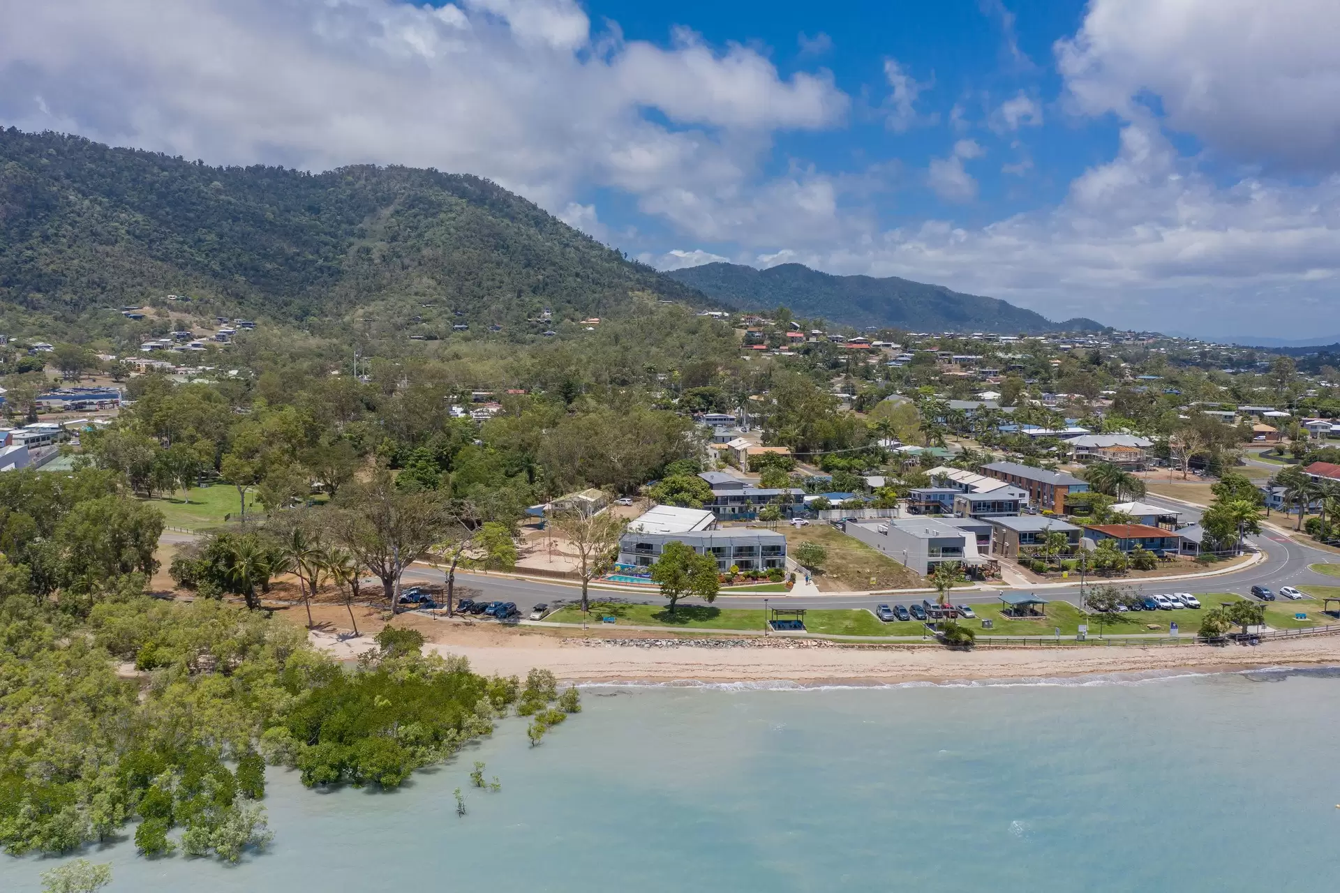 2/3 Beach Road, Cannonvale Sold by Queensland Sotheby's International Realty - image 1