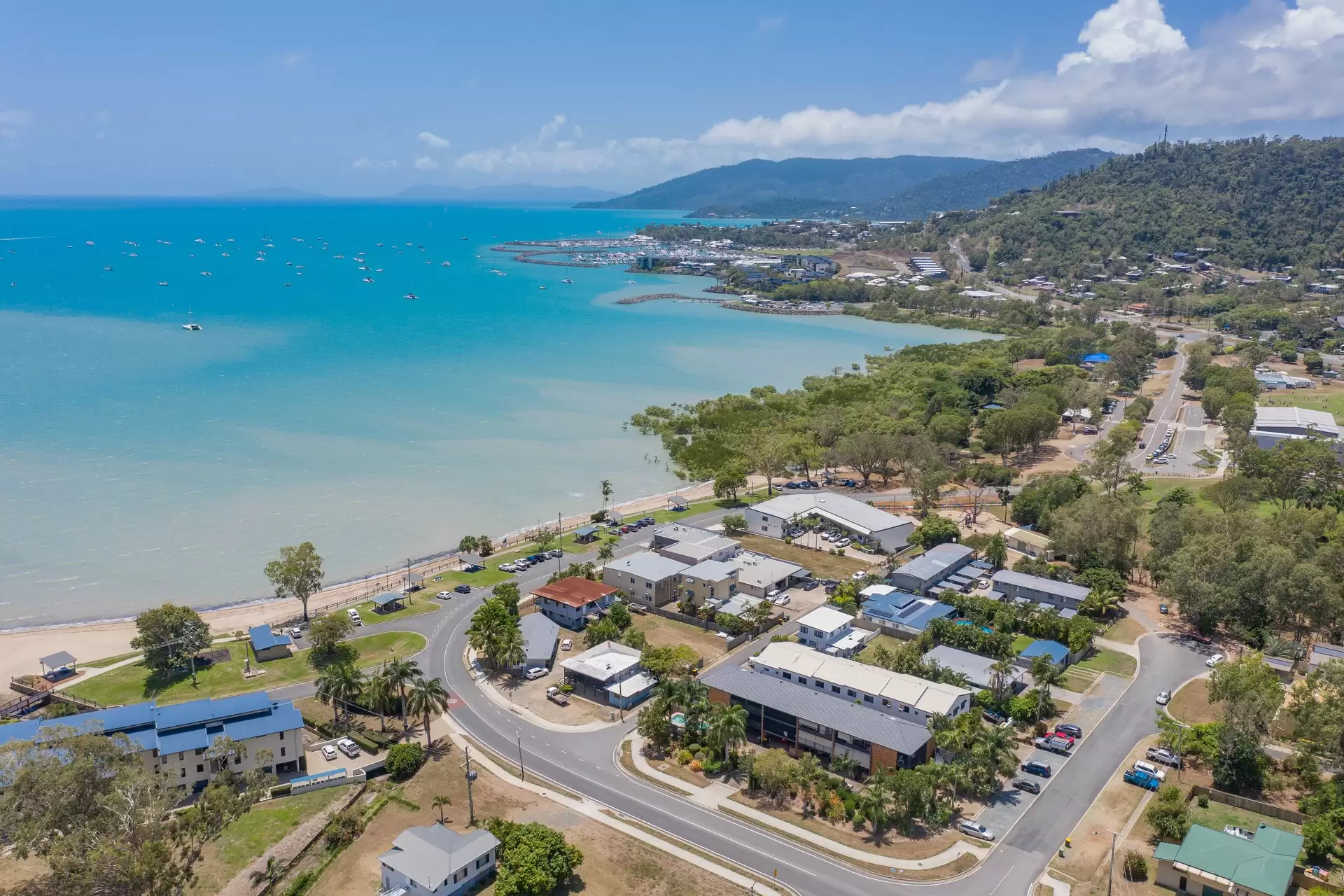 2/3 Beach Road, Cannonvale Sold by Queensland Sotheby's International Realty - image 1