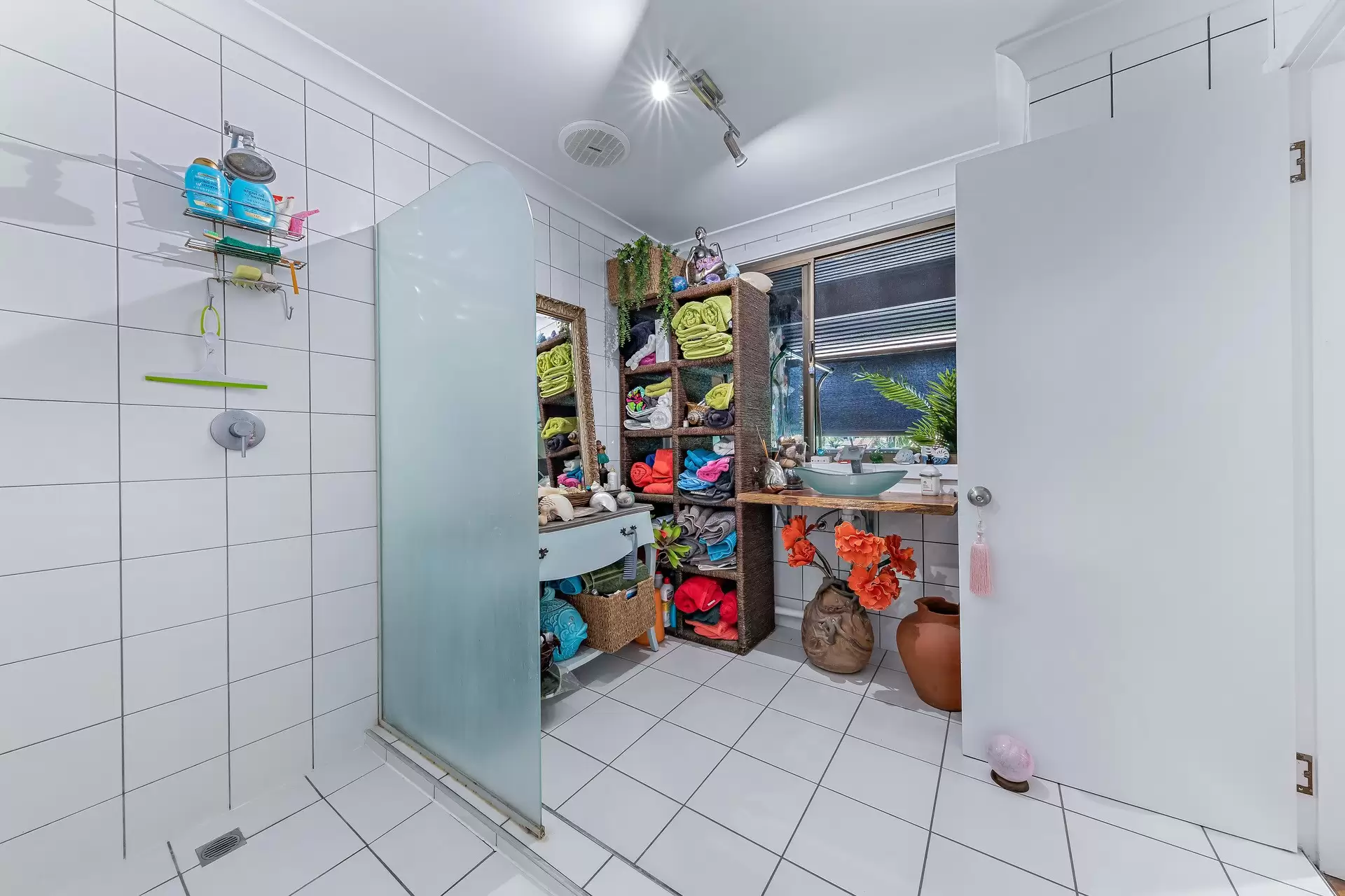 2/3 Beach Road, Cannonvale Sold by Queensland Sotheby's International Realty - image 1