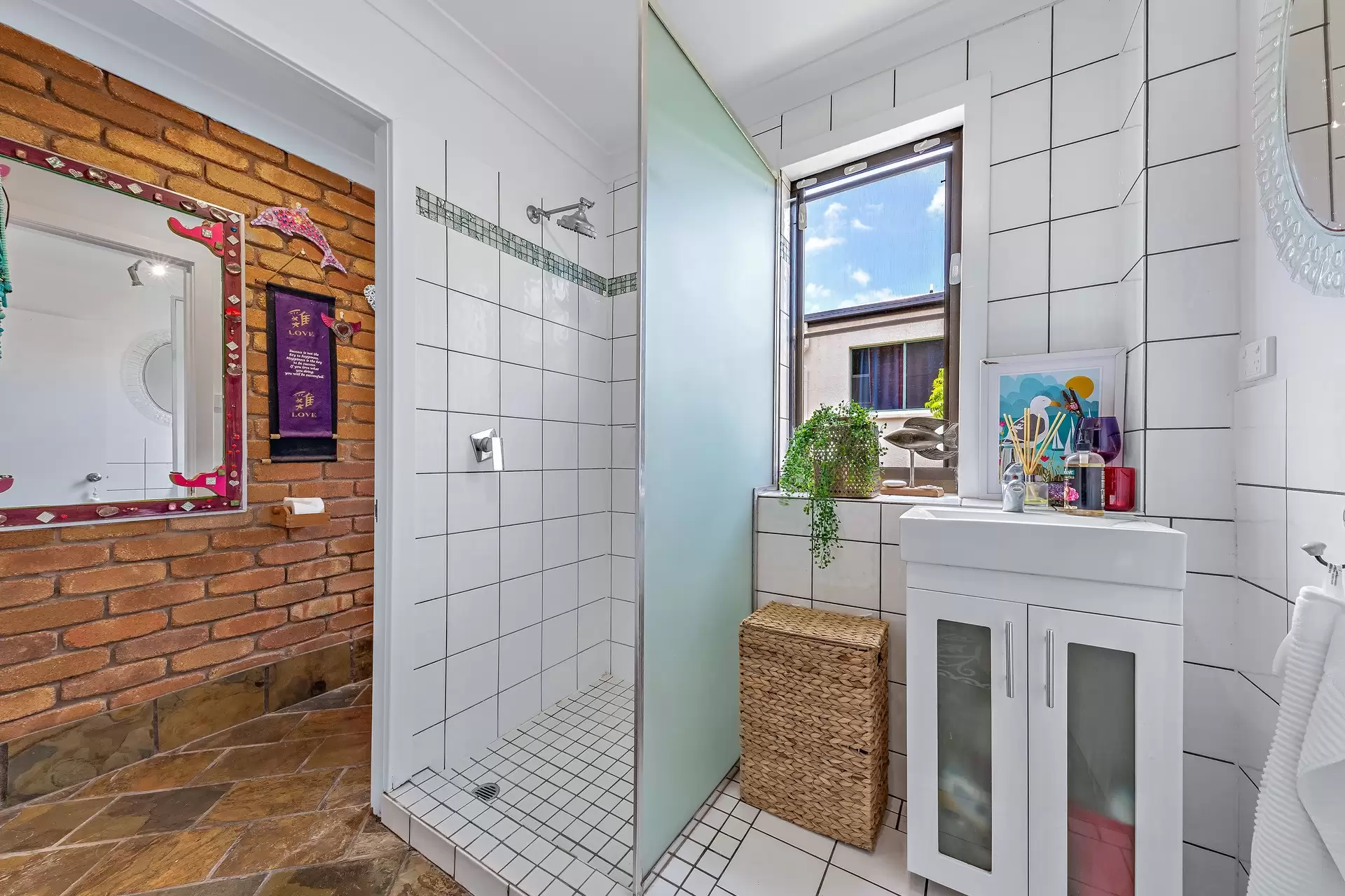 2/3 Beach Road, Cannonvale Sold by Queensland Sotheby's International Realty - image 1