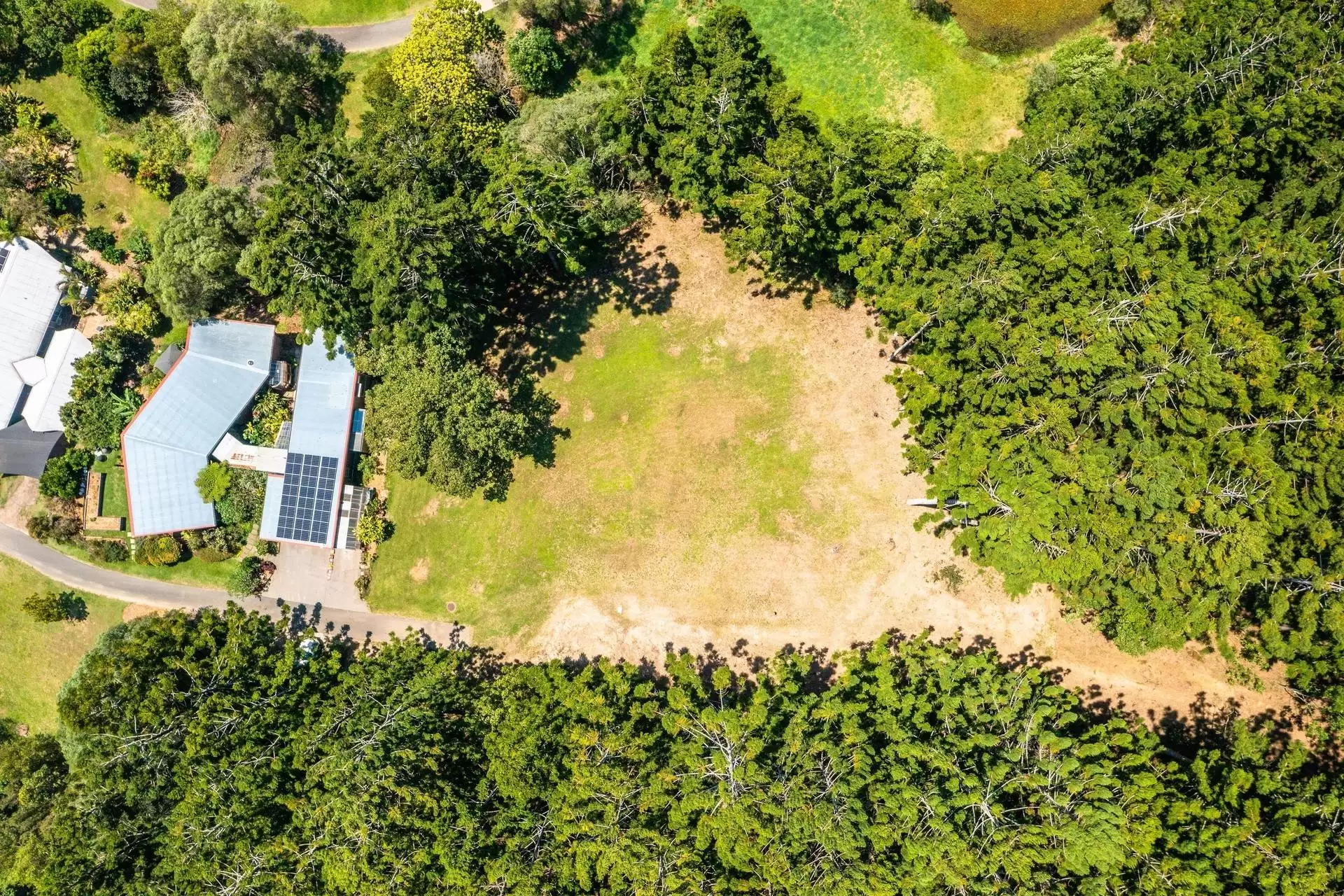 8 Mumdjin Court, Currumbin Valley Sold by Queensland Sotheby's International Realty - image 1
