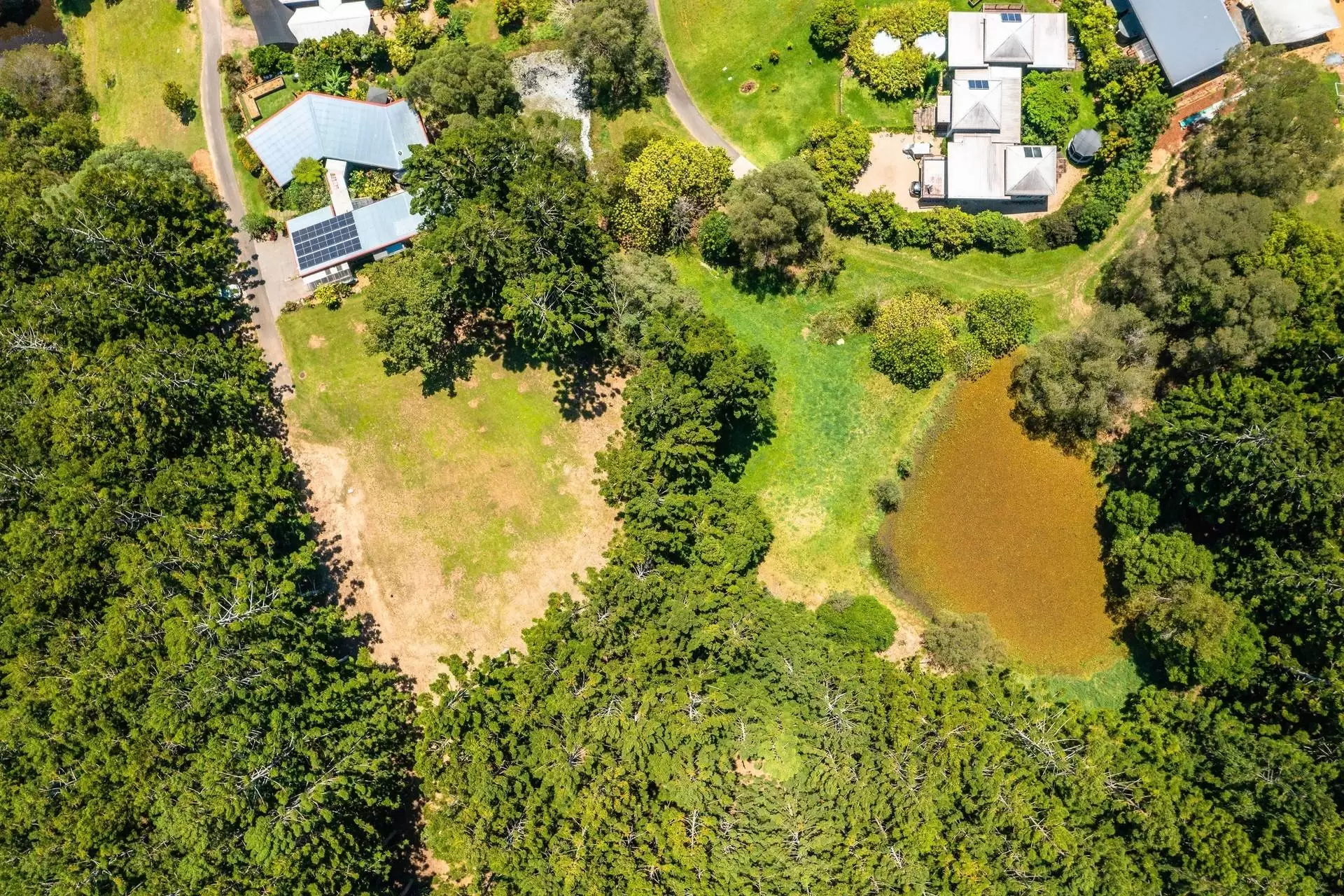 8 Mumdjin Court, Currumbin Valley Sold by Queensland Sotheby's International Realty - image 1