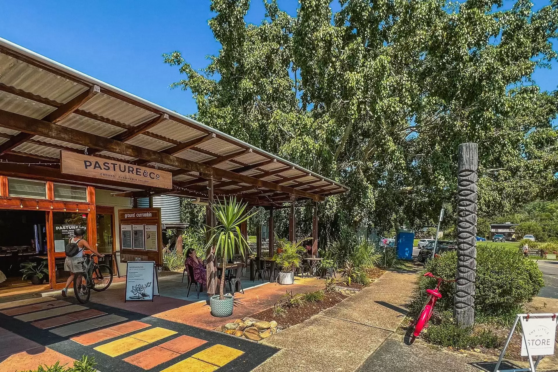 8 Mumdjin Court, Currumbin Valley Sold by Queensland Sotheby's International Realty - image 1