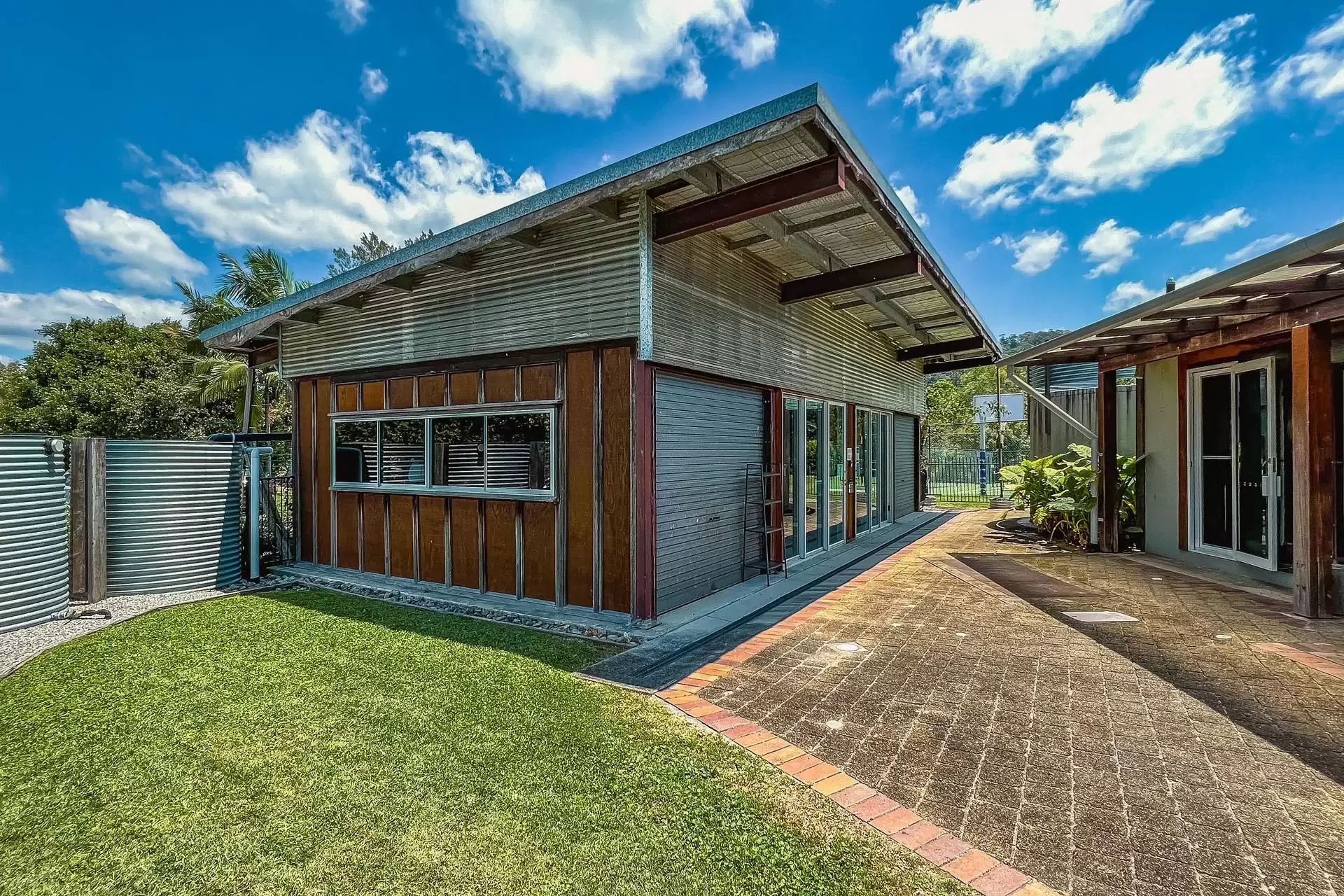 8 Mumdjin Court, Currumbin Valley Sold by Queensland Sotheby's International Realty - image 1