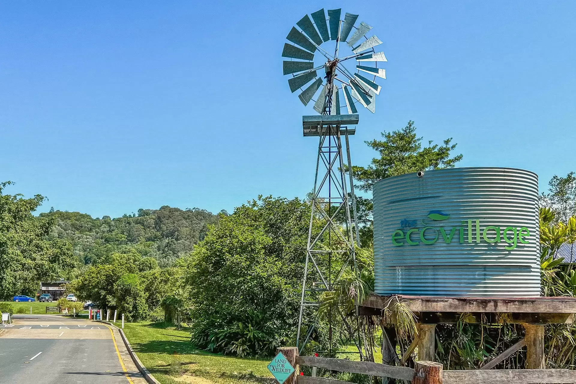 8 Mumdjin Court, Currumbin Valley Sold by Queensland Sotheby's International Realty - image 1