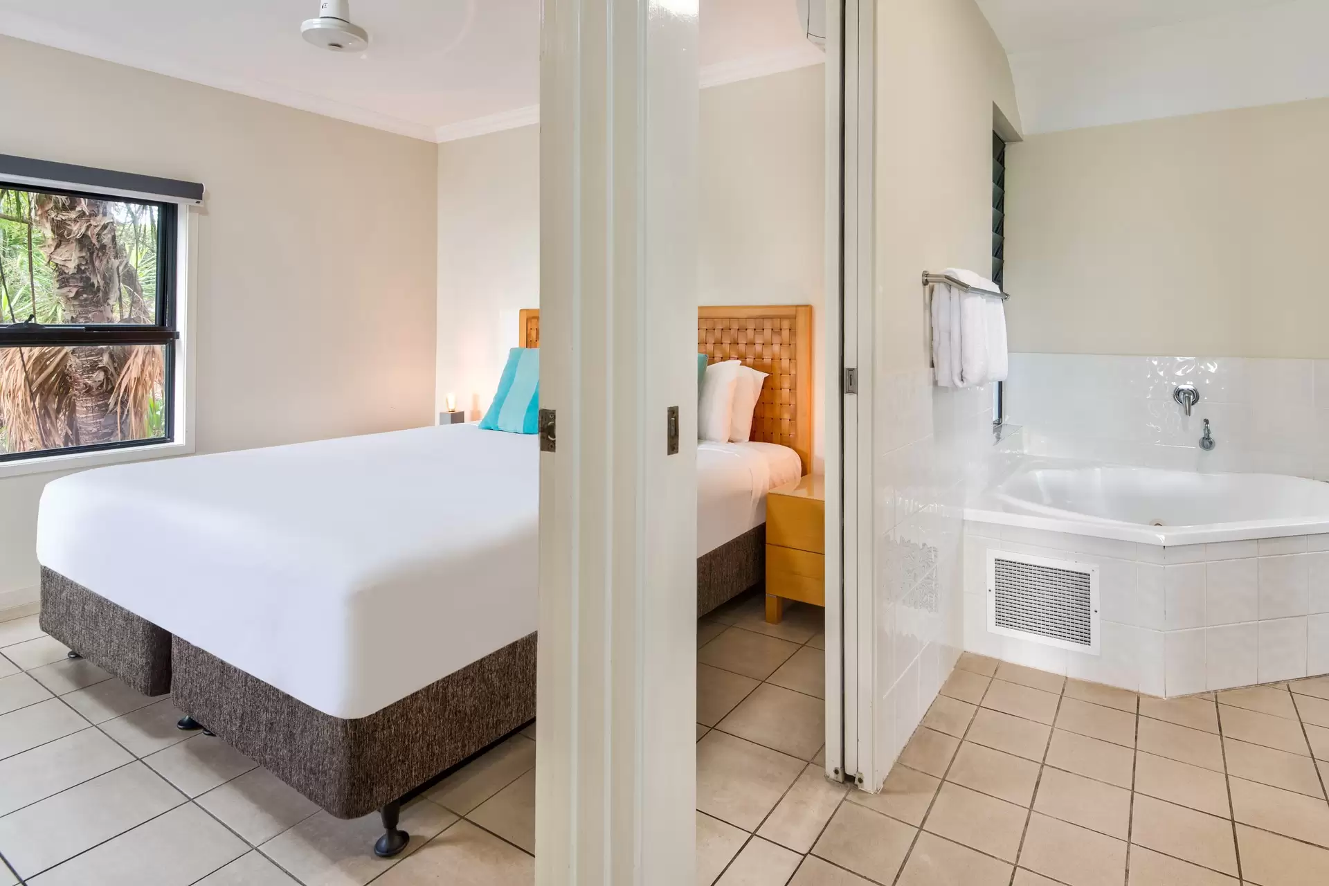 15/5 Banksia Court, Hamilton Island Sold by Queensland Sotheby's International Realty - image 1