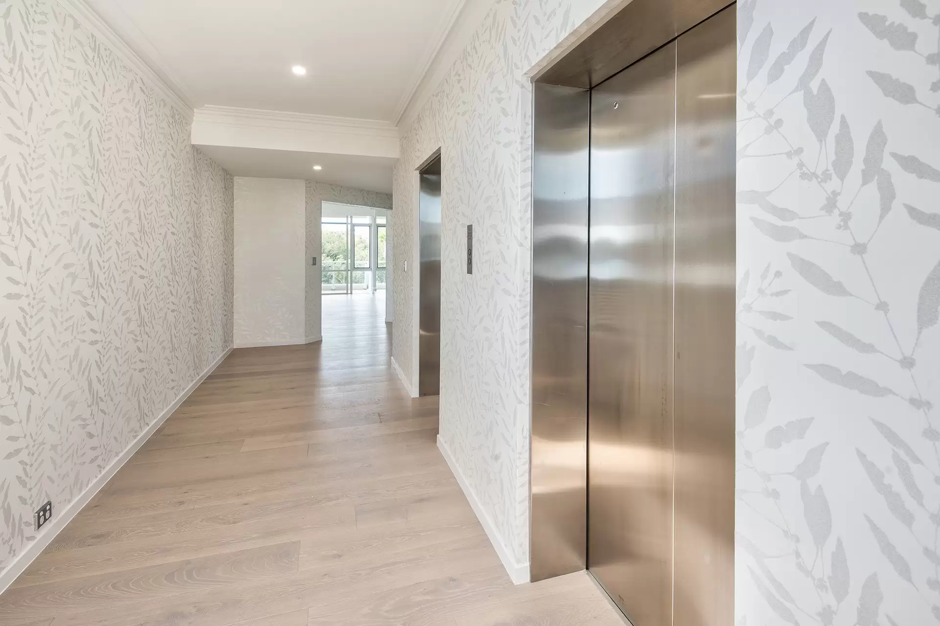 7/1 Marina Drive, Hamilton Island Sold by Queensland Sotheby's International Realty - image 1
