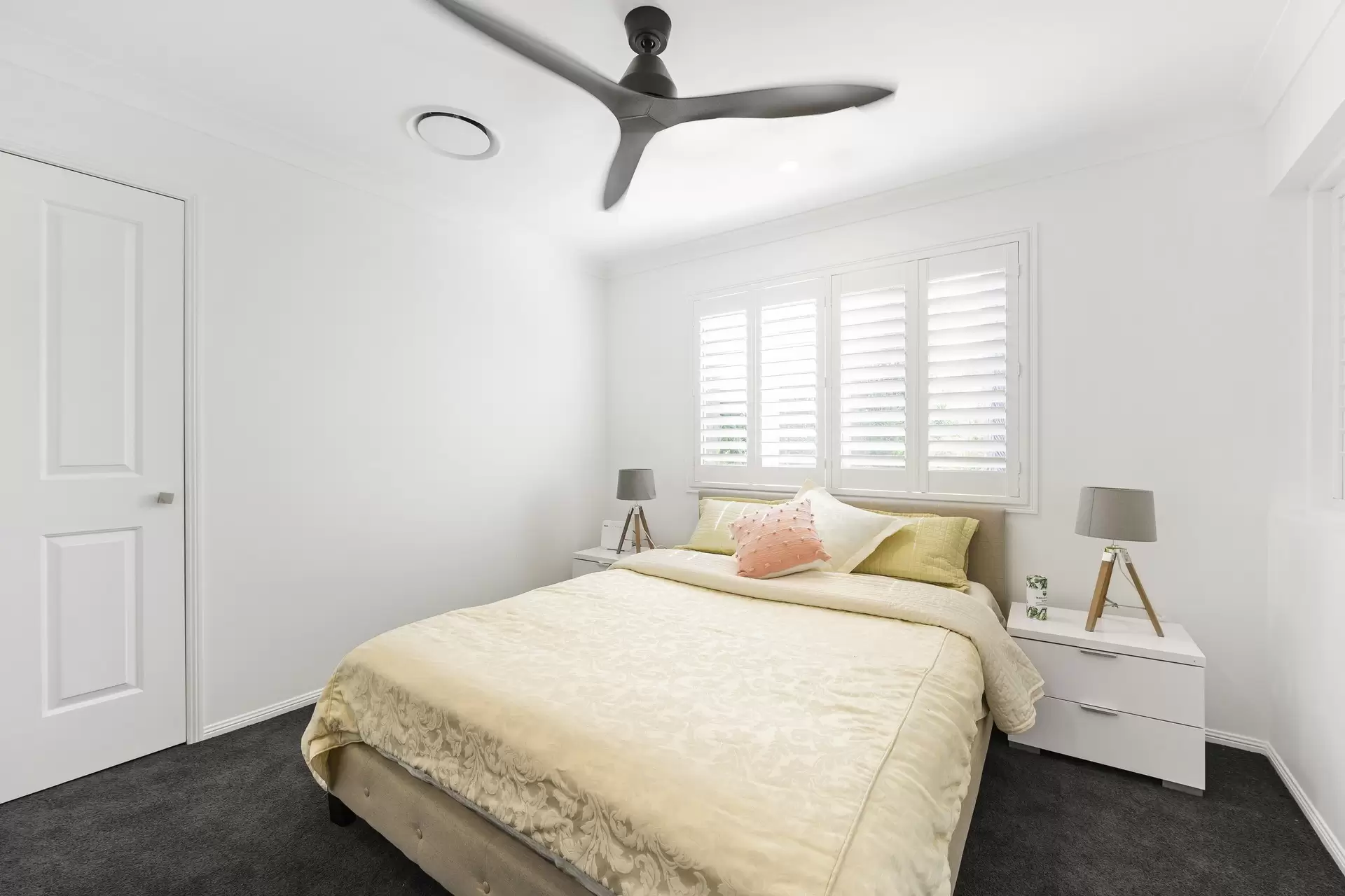 1/25 Charlton Street, Southport Sold by Queensland Sotheby's International Realty - image 1