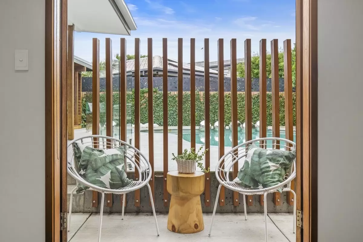 79 Savoy Drive, Broadbeach Waters Sold by  - image 1