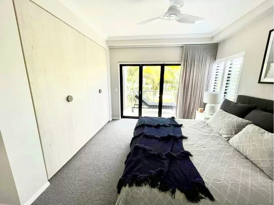 7/36-38 Oatland Esplanade, Runaway Bay Sold by  - image 1