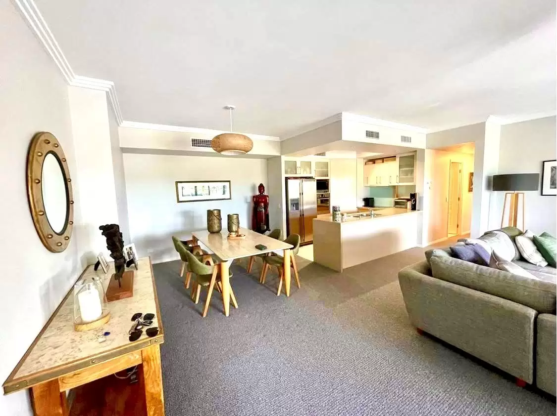 7/36-38 Oatland Esplanade, Runaway Bay Sold by  - image 1