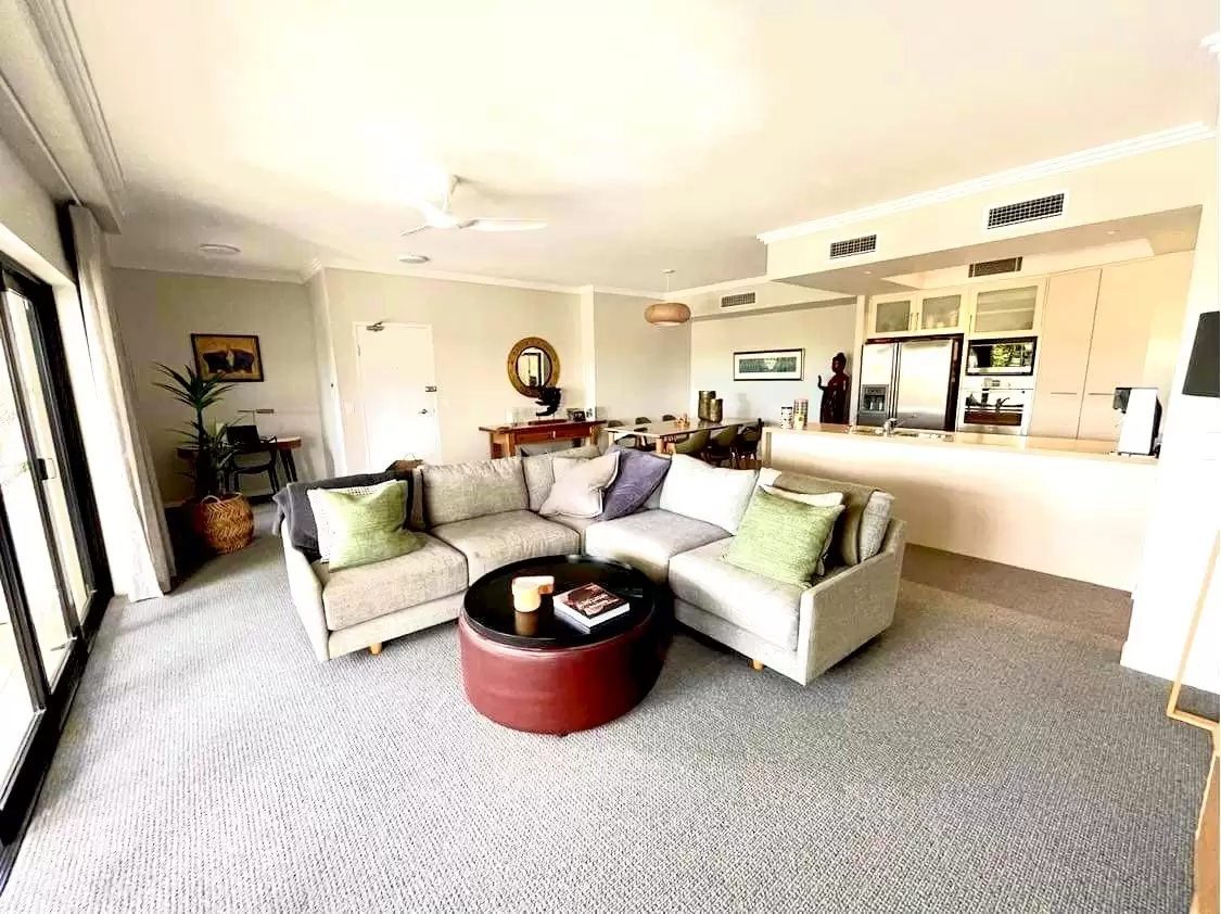 7/36-38 Oatland Esplanade, Runaway Bay Sold by  - image 1