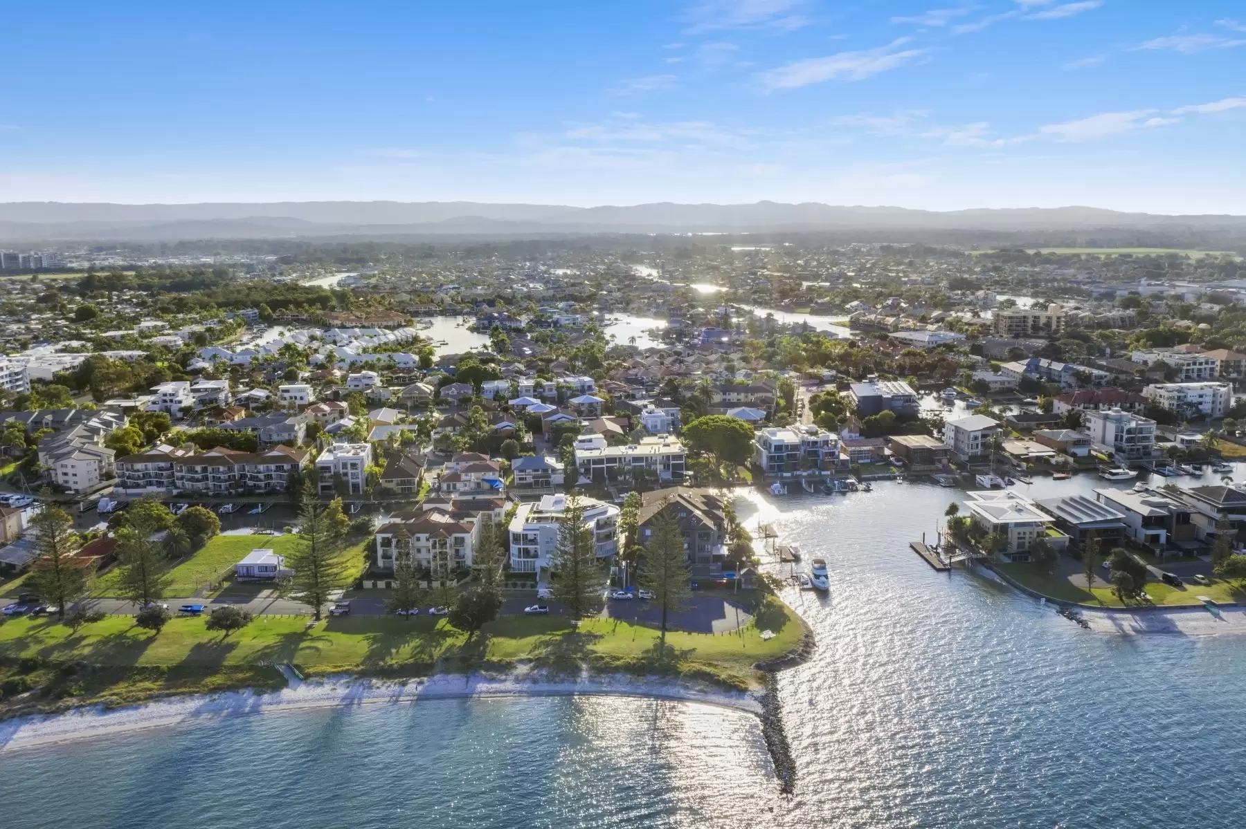 7/36-38 Oatland Esplanade, Runaway Bay Sold by Queensland Sotheby's International Realty - image 1