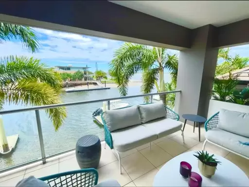 7/36-38 Oatland Esplanade, Runaway Bay Sold by 