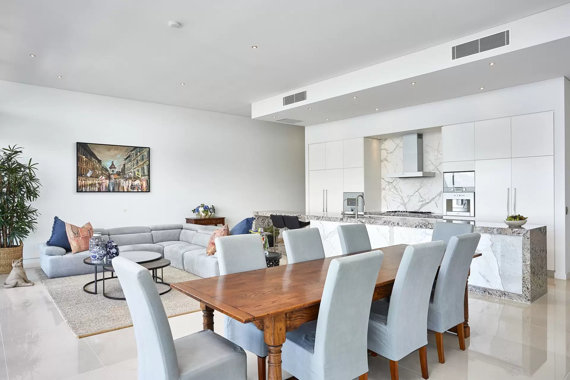 3602/4 Marina Promenade, Paradise Point Sold by Queensland Sotheby's International Realty - image 1