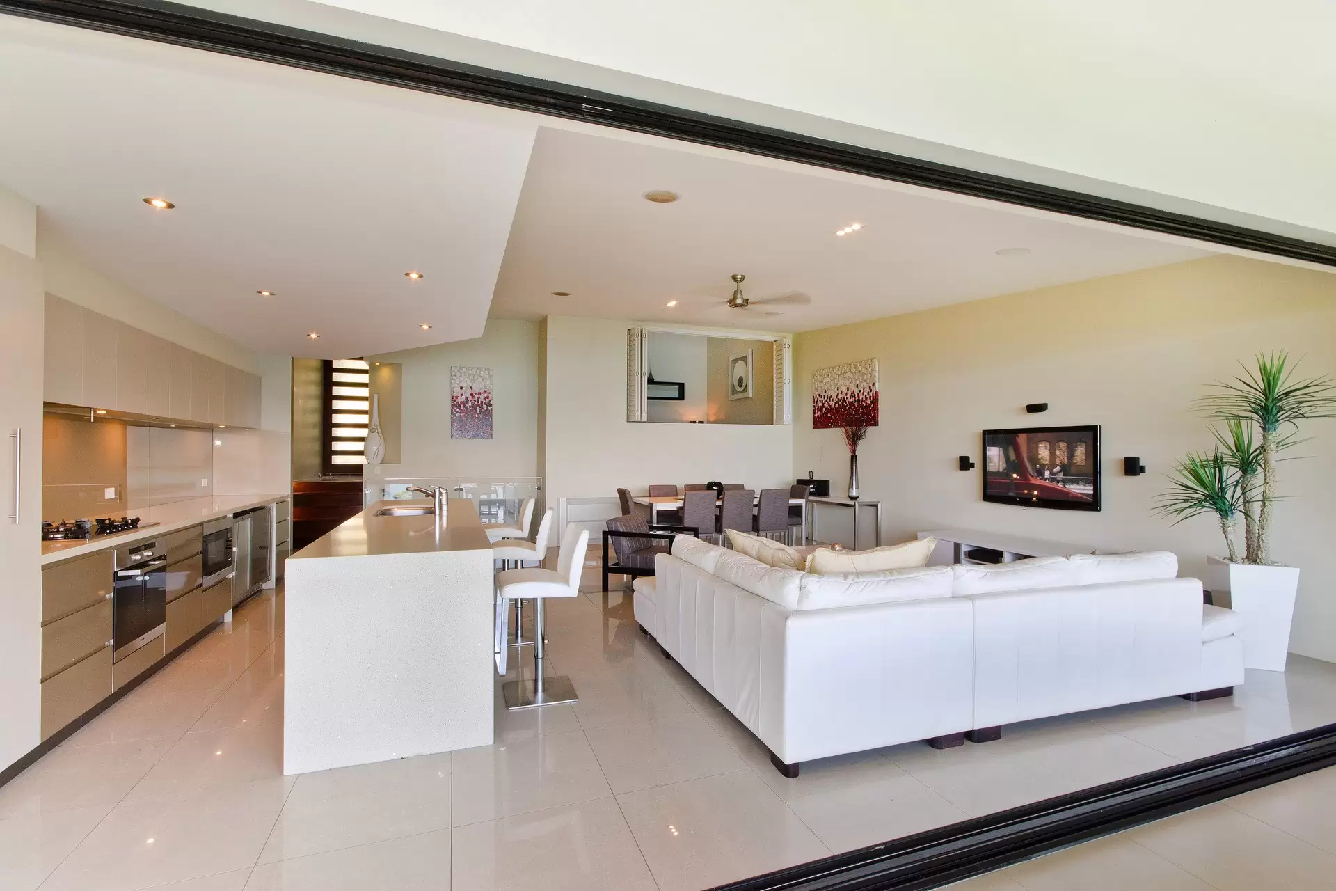 2/2 Coral Sea Avenue, Hamilton Island Sold by  - image 1