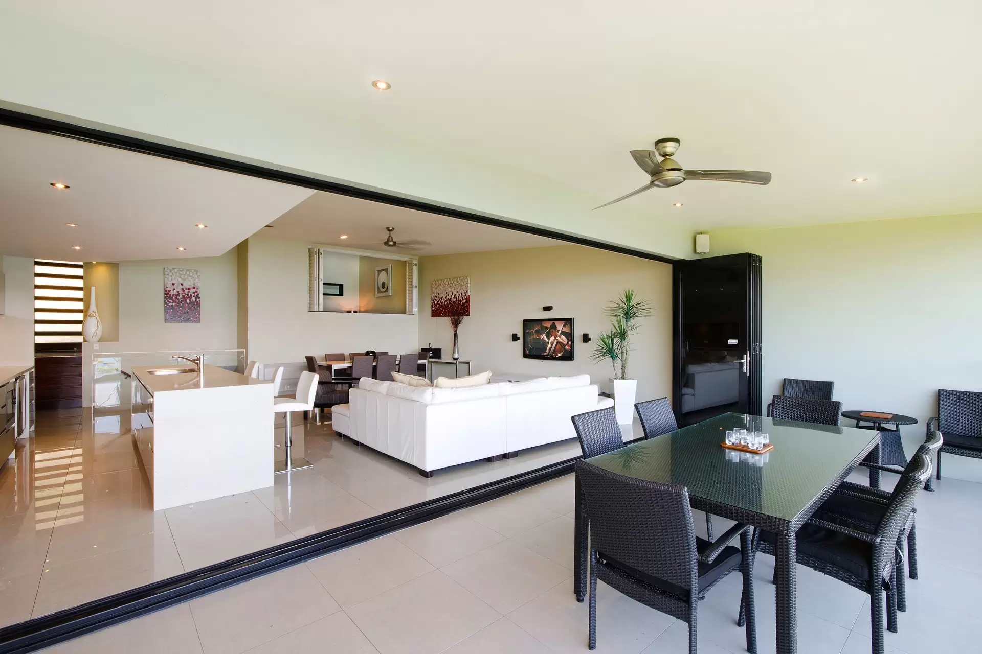 2/2 Coral Sea Avenue, Hamilton Island Sold by  - image 1