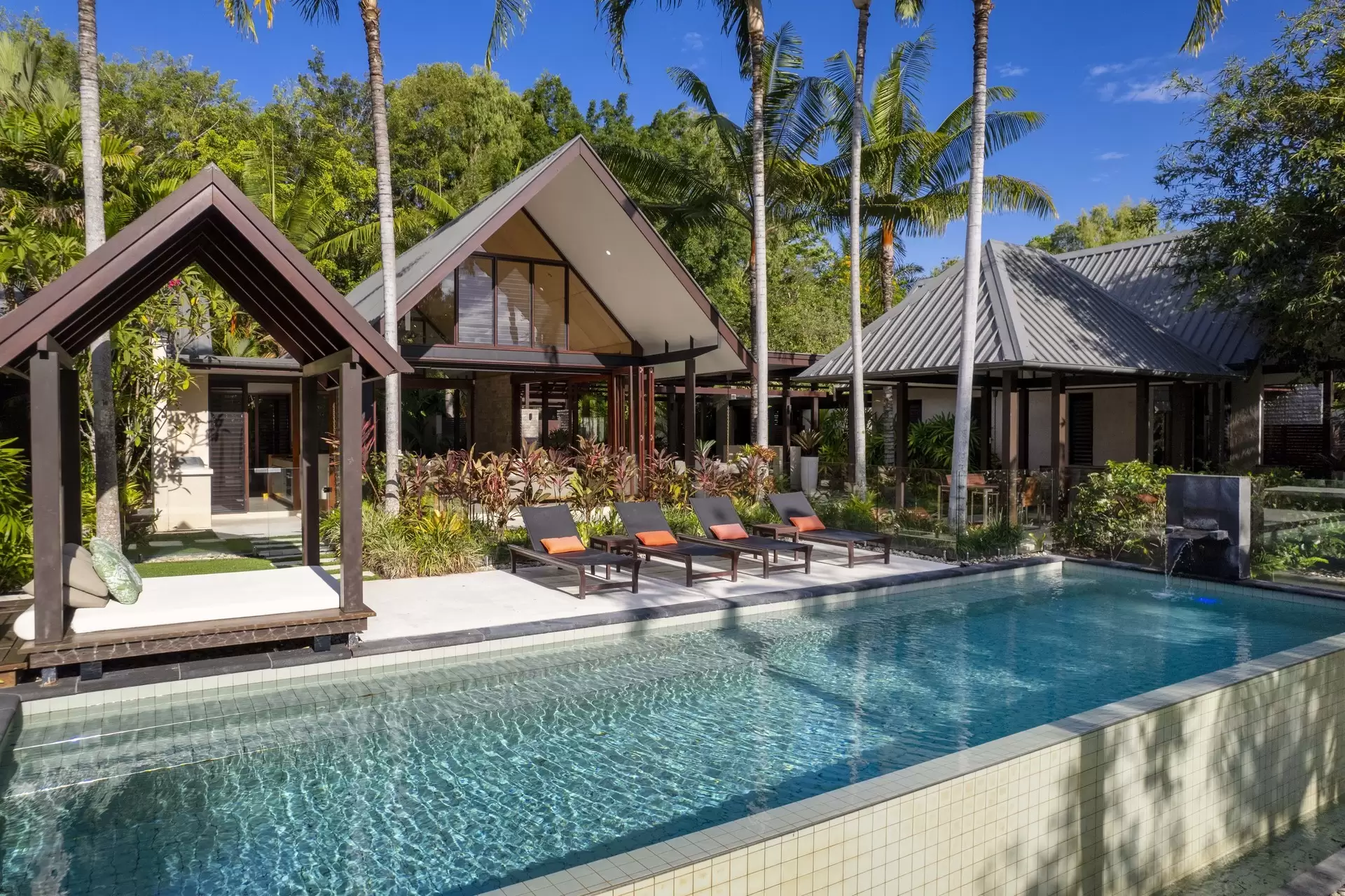 44 Bale Drive, Port Douglas Sold by Queensland Sotheby's International Realty - image 1