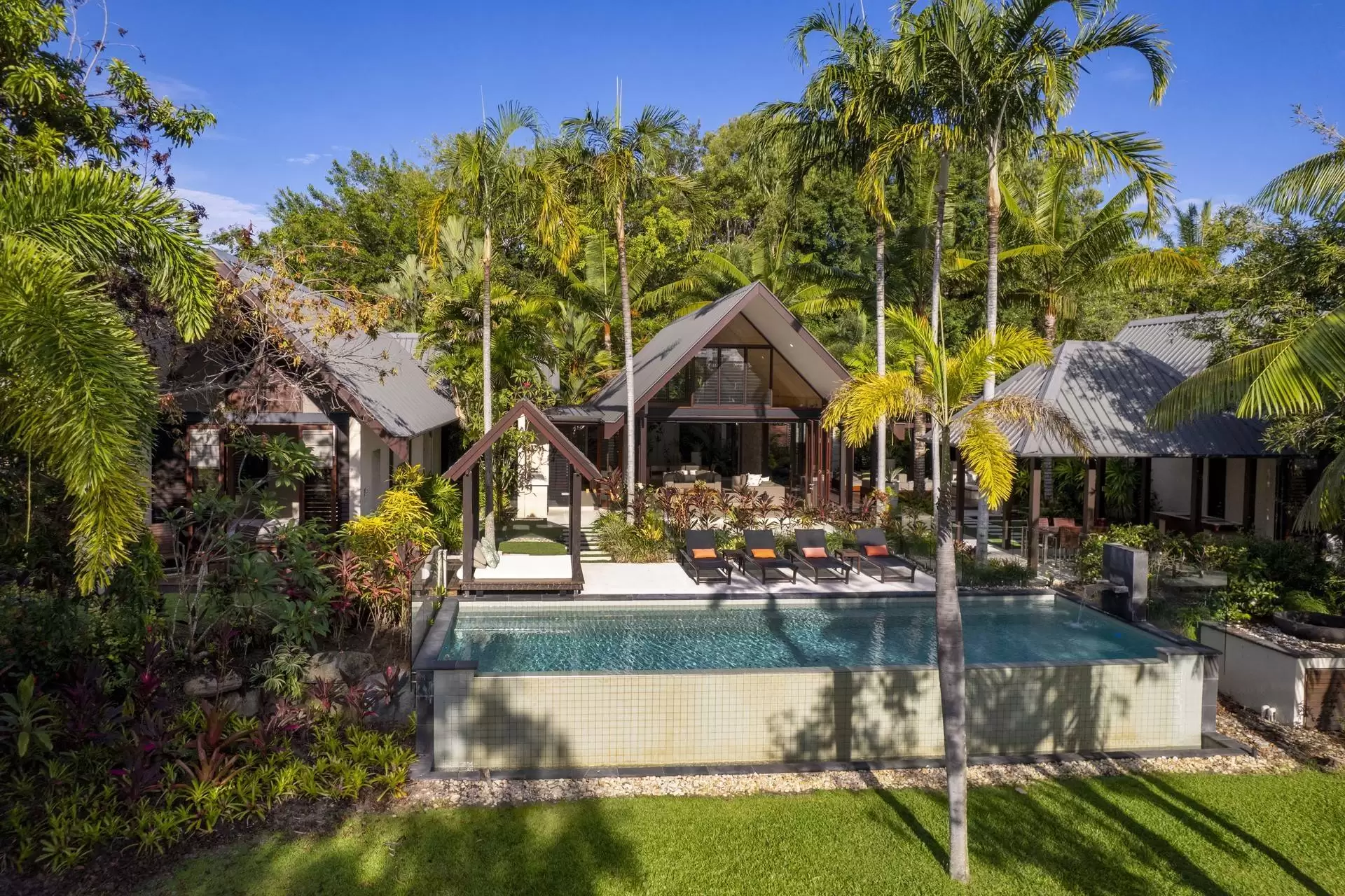 44 Bale Drive, Port Douglas Sold by Queensland Sotheby's International Realty - image 1