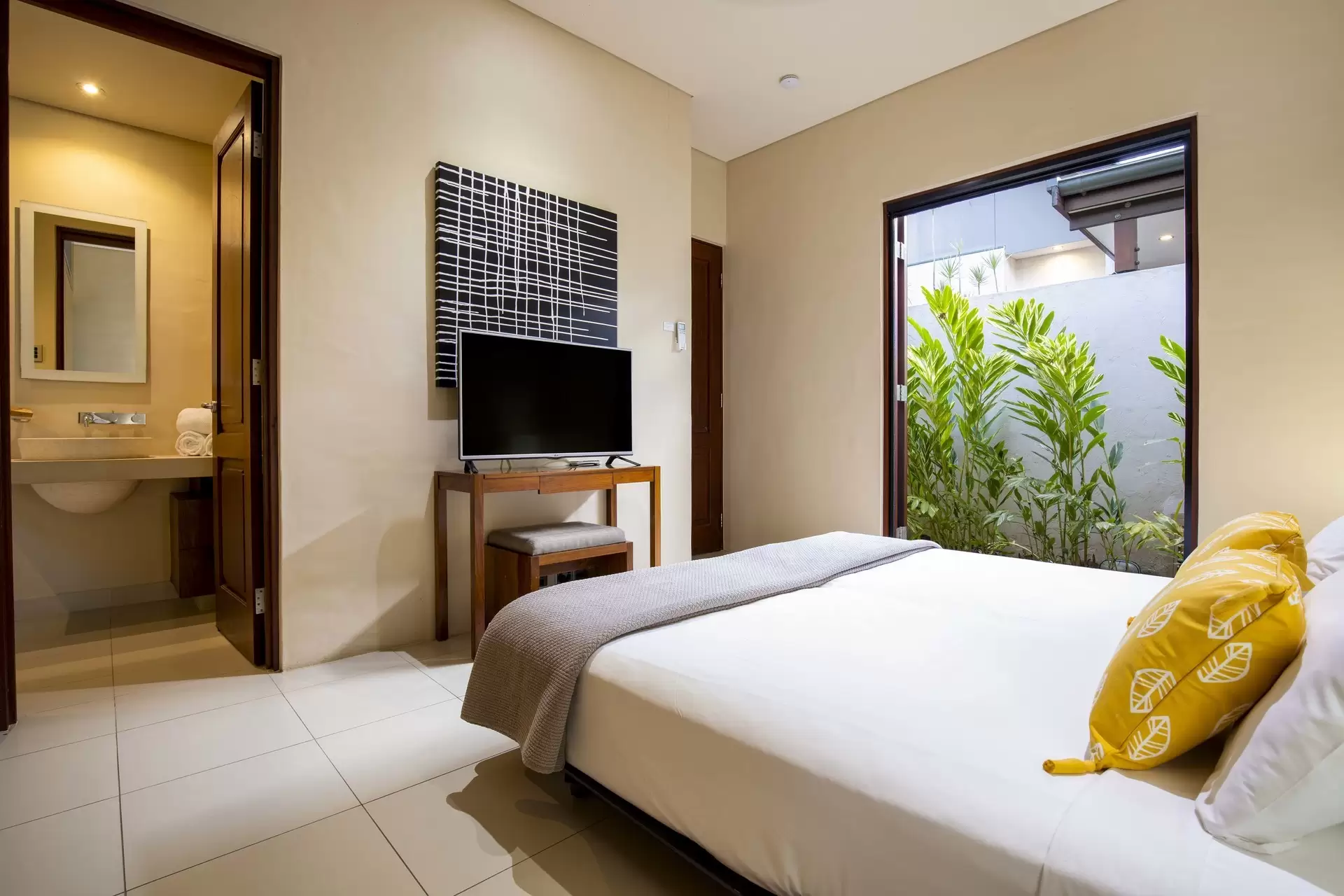 44 Bale Drive, Port Douglas Sold by Queensland Sotheby's International Realty - image 1