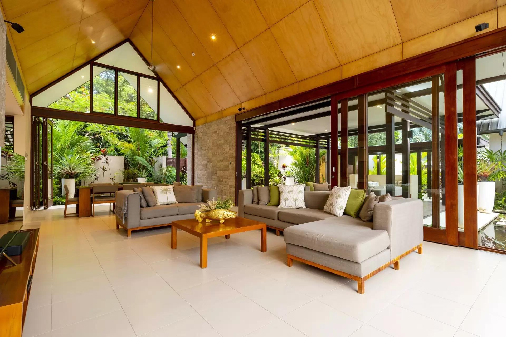 44 Bale Drive, Port Douglas Sold by Queensland Sotheby's International Realty - image 1