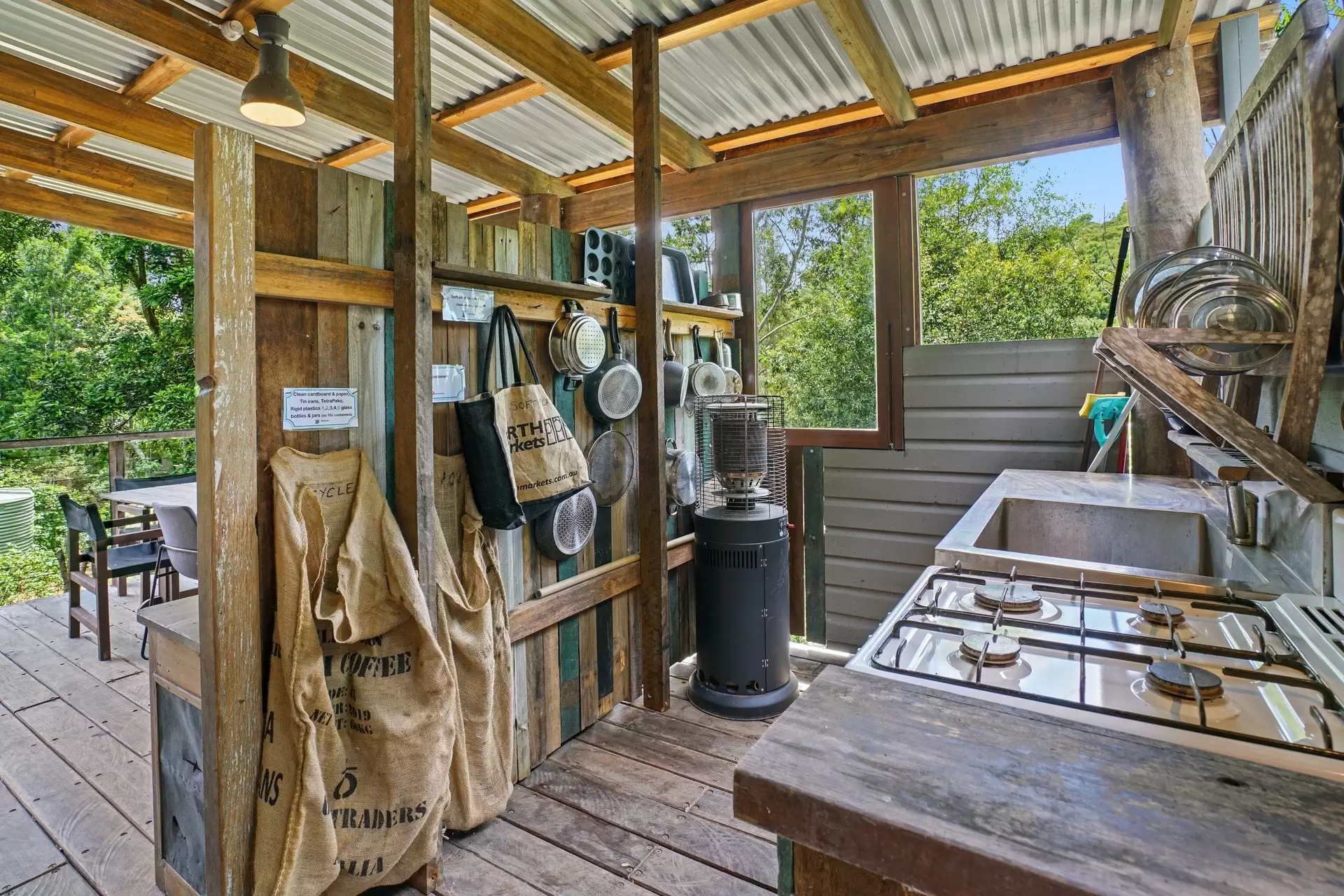 6 Wongaree Way, Currumbin Valley Sold by Queensland Sotheby's International Realty - image 1