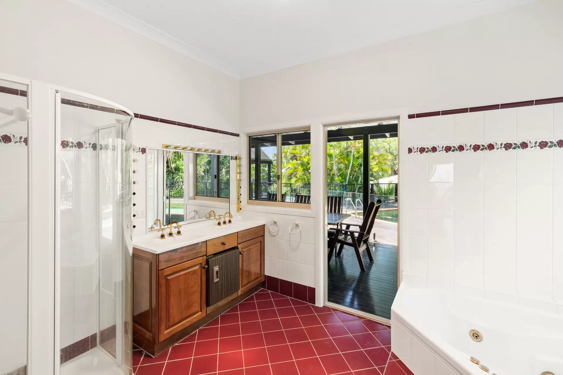 1165 Midge Point Road, Midge Point Sold by Queensland Sotheby's International Realty - image 1
