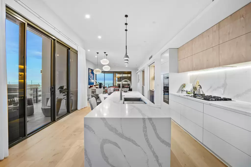 1601/5 Pacific Street, Main Beach Sold by Queensland Sotheby's International Realty