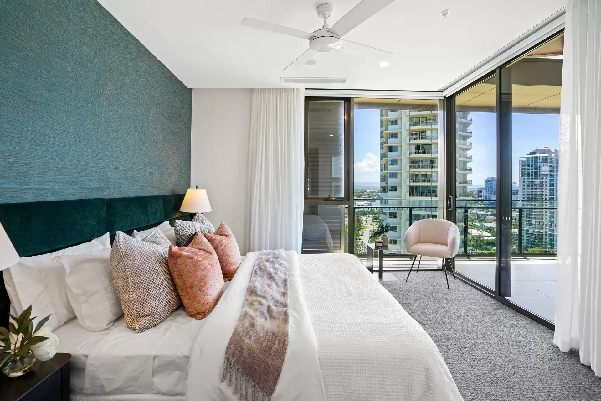 1601/5 Pacific Street, Main Beach Sold by Queensland Sotheby's International Realty - image 1