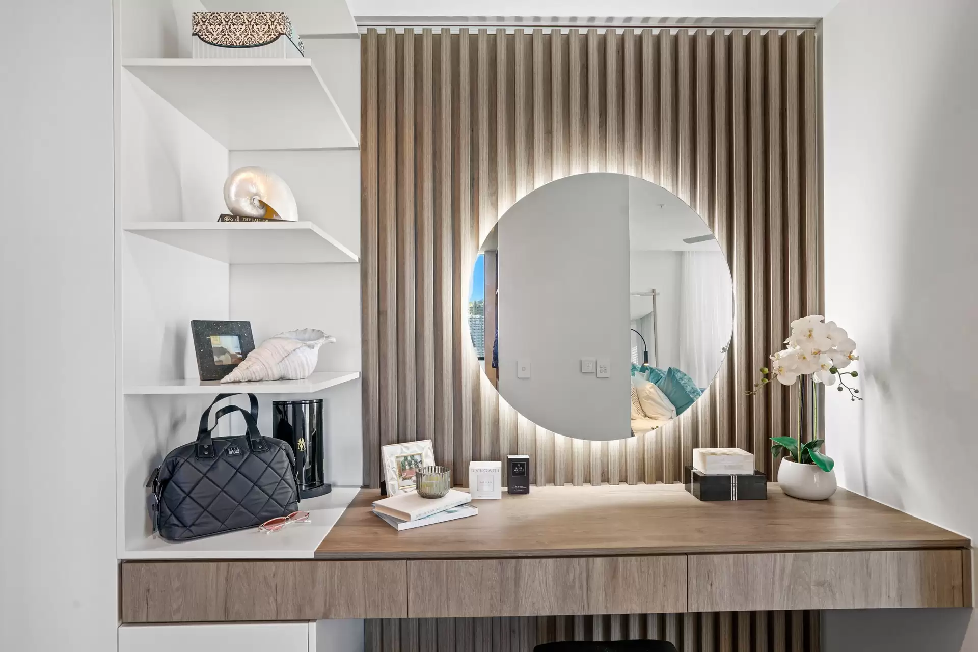 1601/5 Pacific Street, Main Beach Sold by Queensland Sotheby's International Realty - image 1