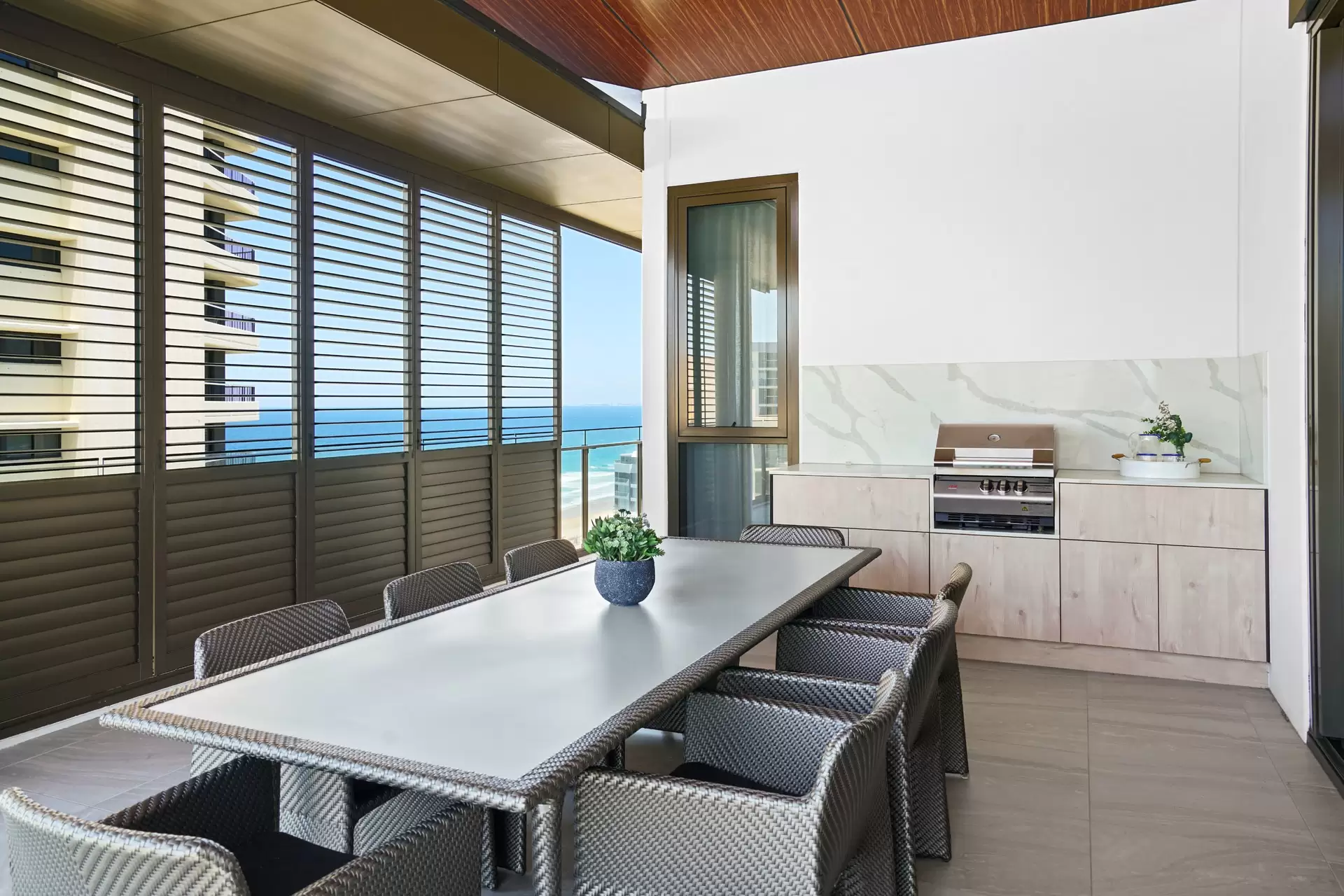 1601/5 Pacific Street, Main Beach Sold by Queensland Sotheby's International Realty - image 1