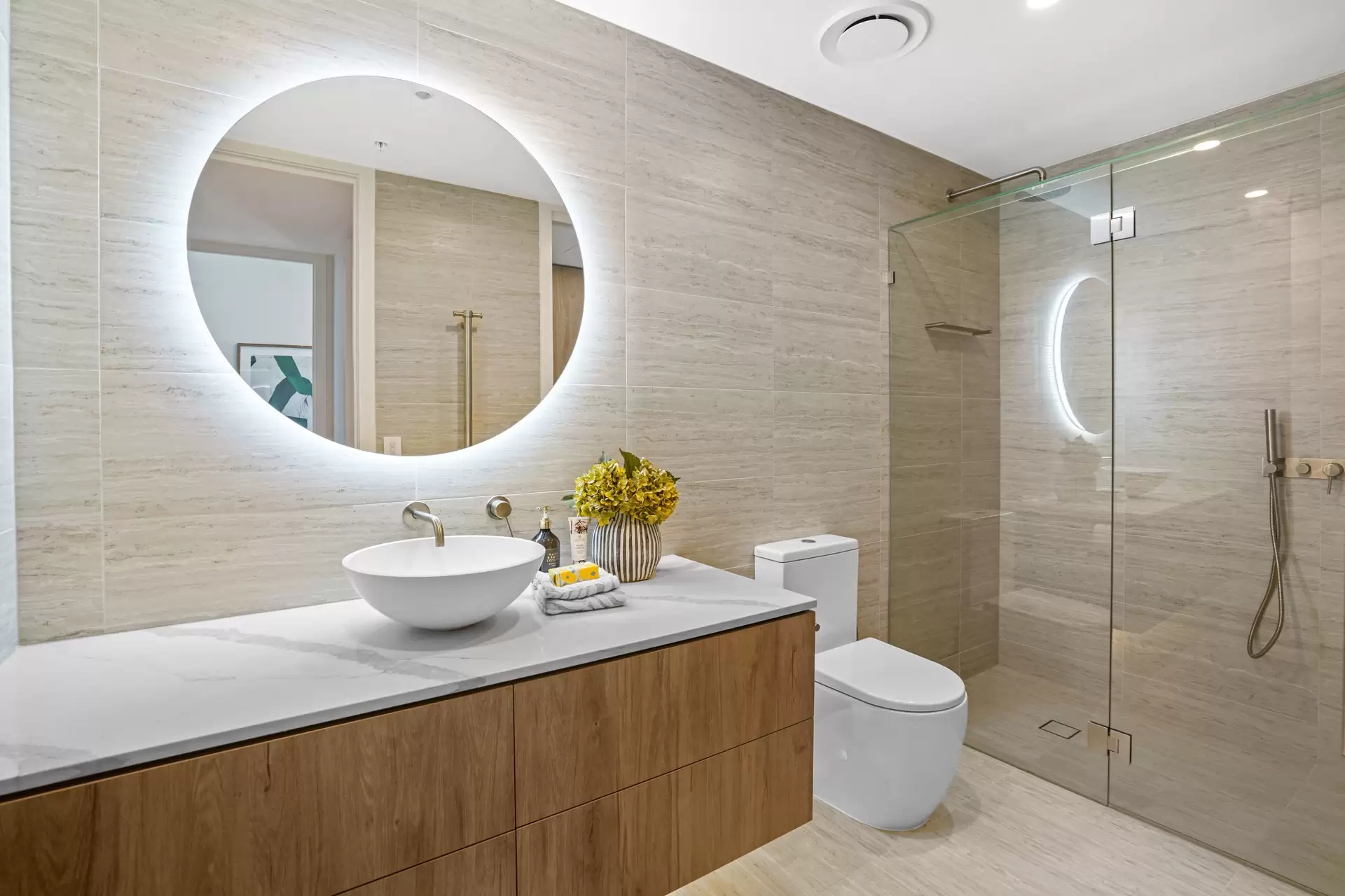 1601/5 Pacific Street, Main Beach Sold by Queensland Sotheby's International Realty - image 1