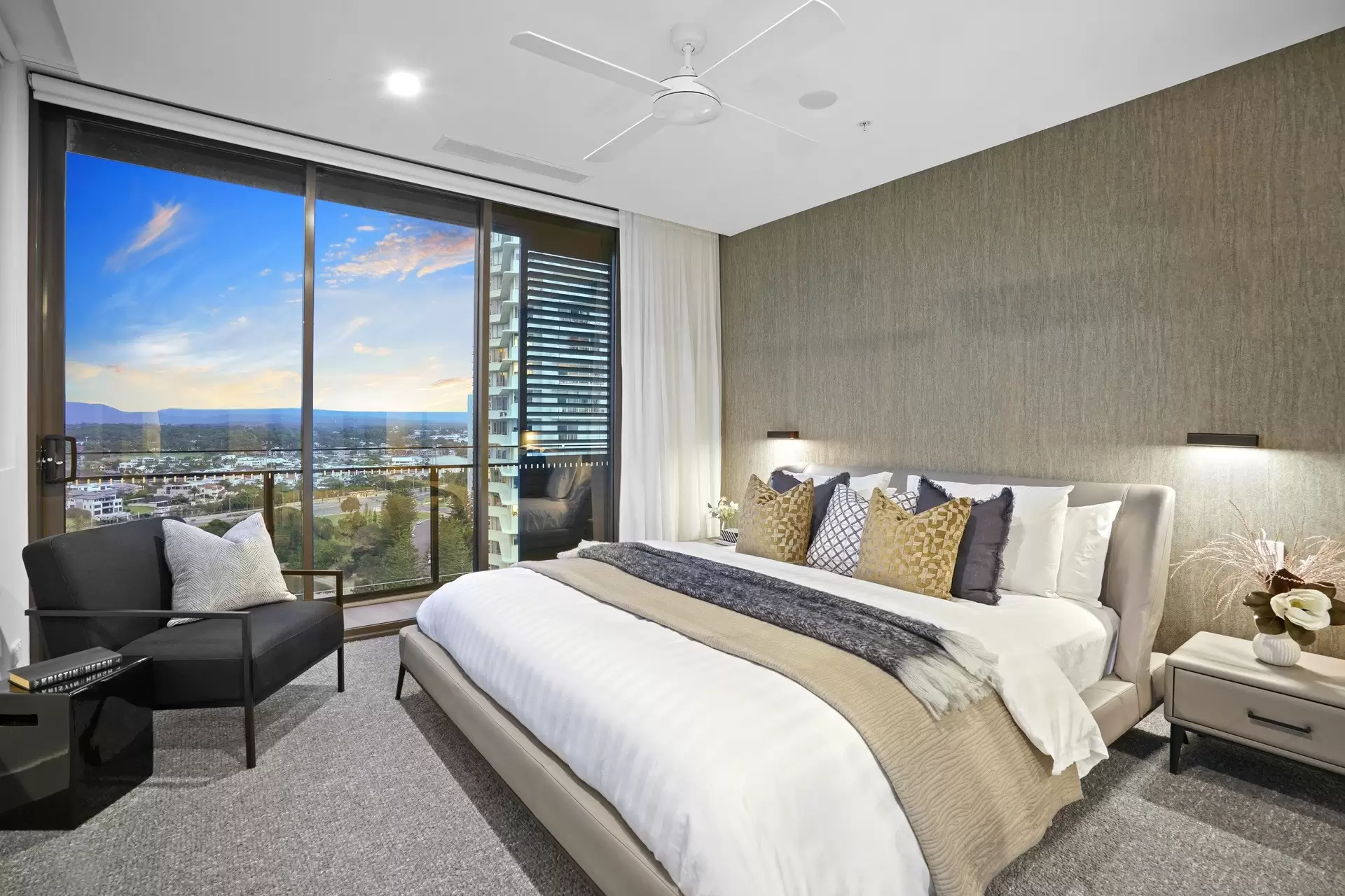 1601/5 Pacific Street, Main Beach Sold by Queensland Sotheby's International Realty - image 1