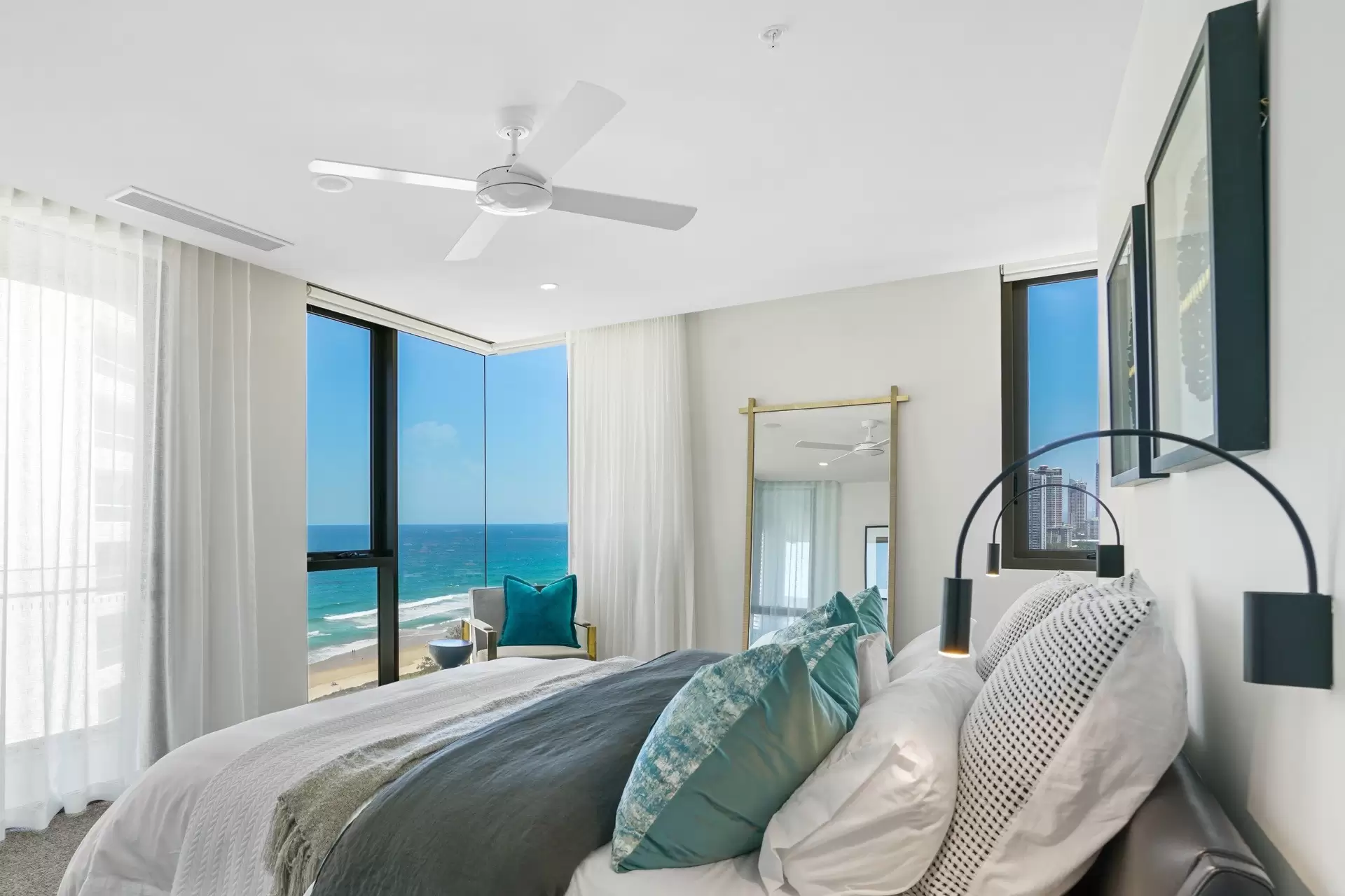 1601/5 Pacific Street, Main Beach Sold by Queensland Sotheby's International Realty - image 1
