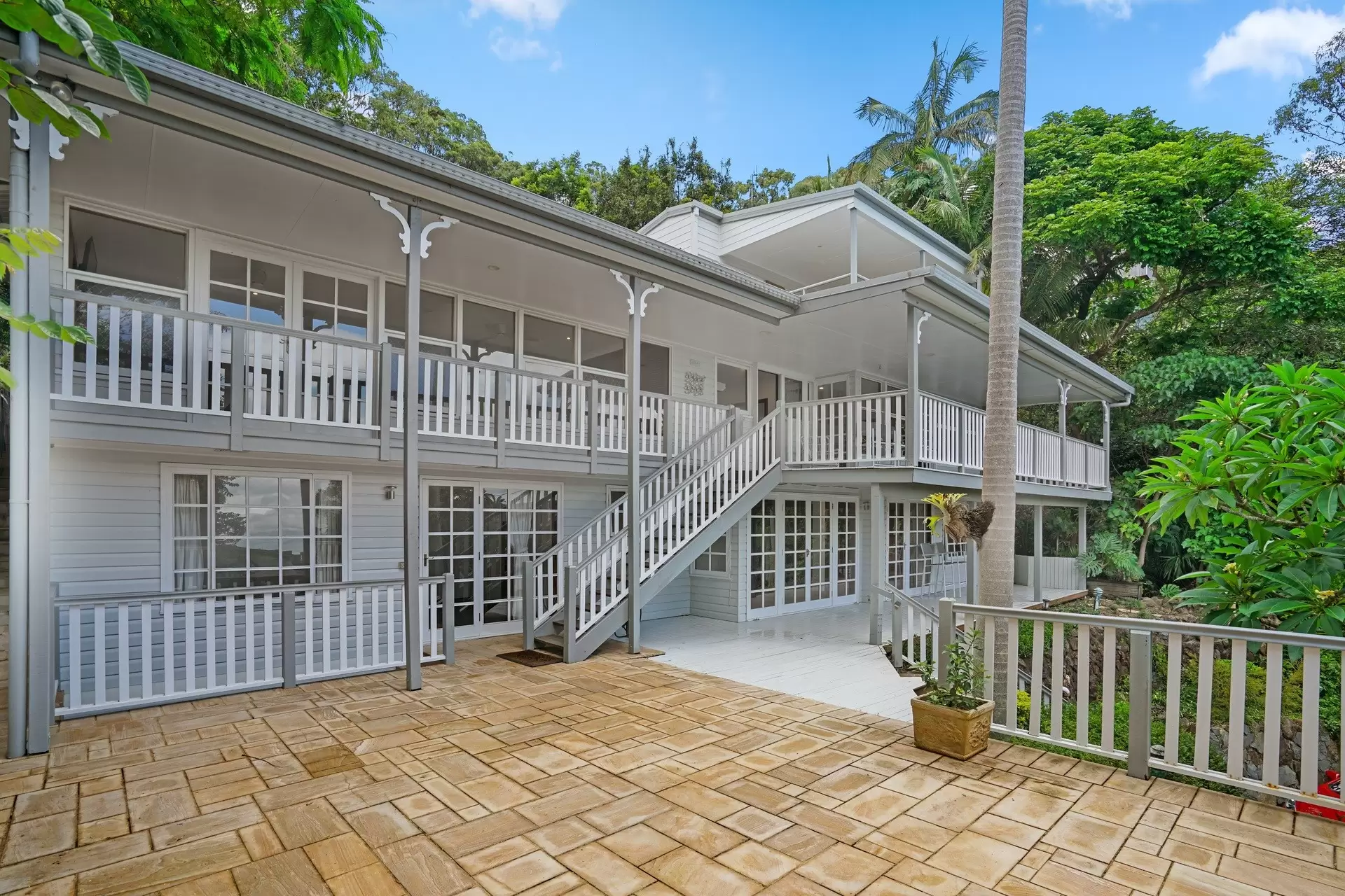 30 Mount Street, Burleigh Heads Sold by Queensland Sotheby's International Realty - image 1