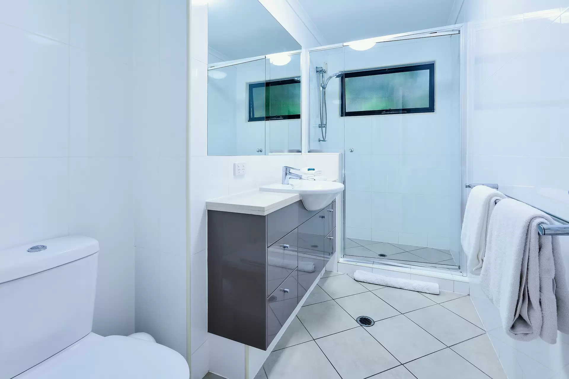 5 Acacia Drive, Hamilton Island Sold by Queensland Sotheby's International Realty - image 1