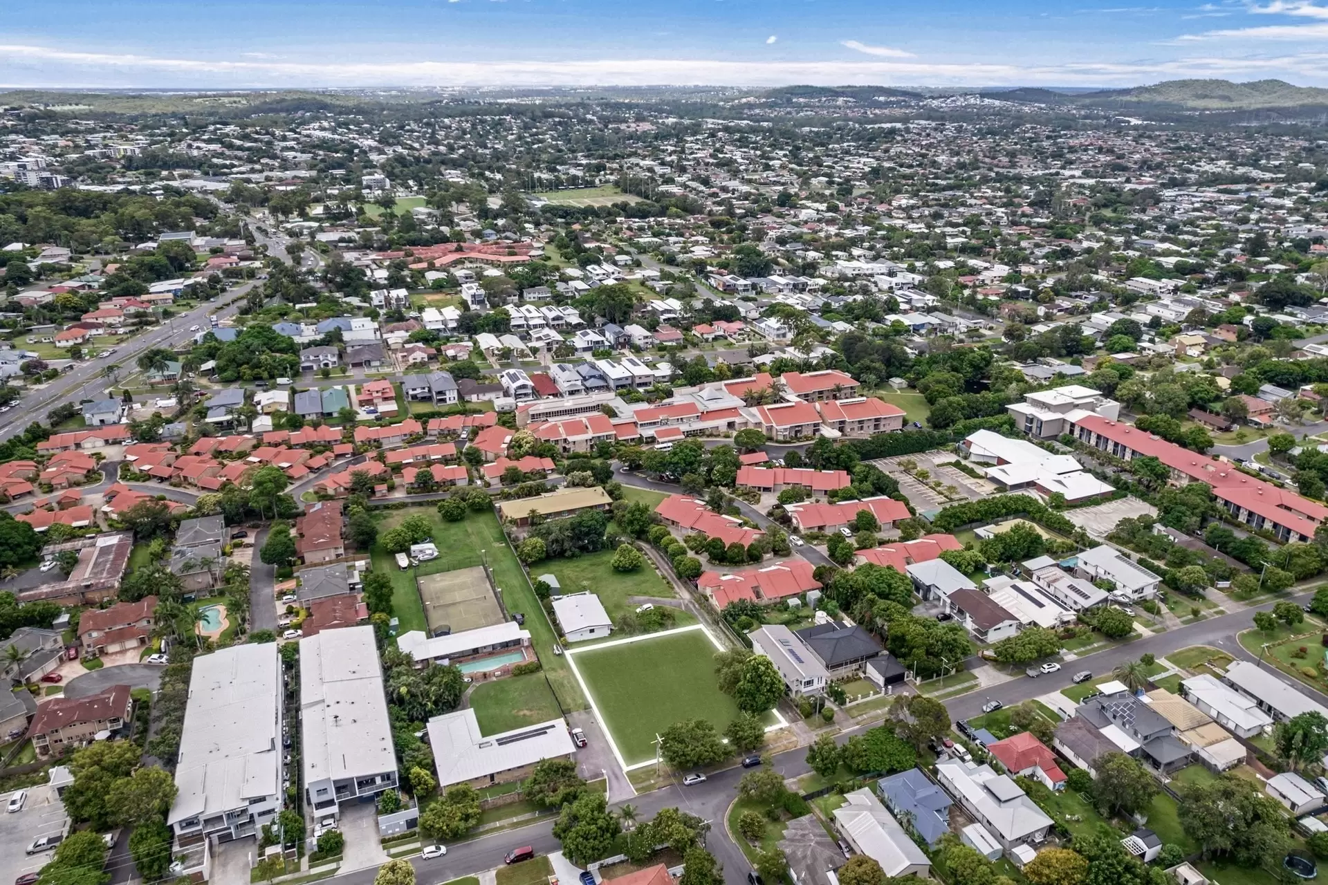 32 Hertford Street, Upper Mount Gravatt Sold by  - image 1