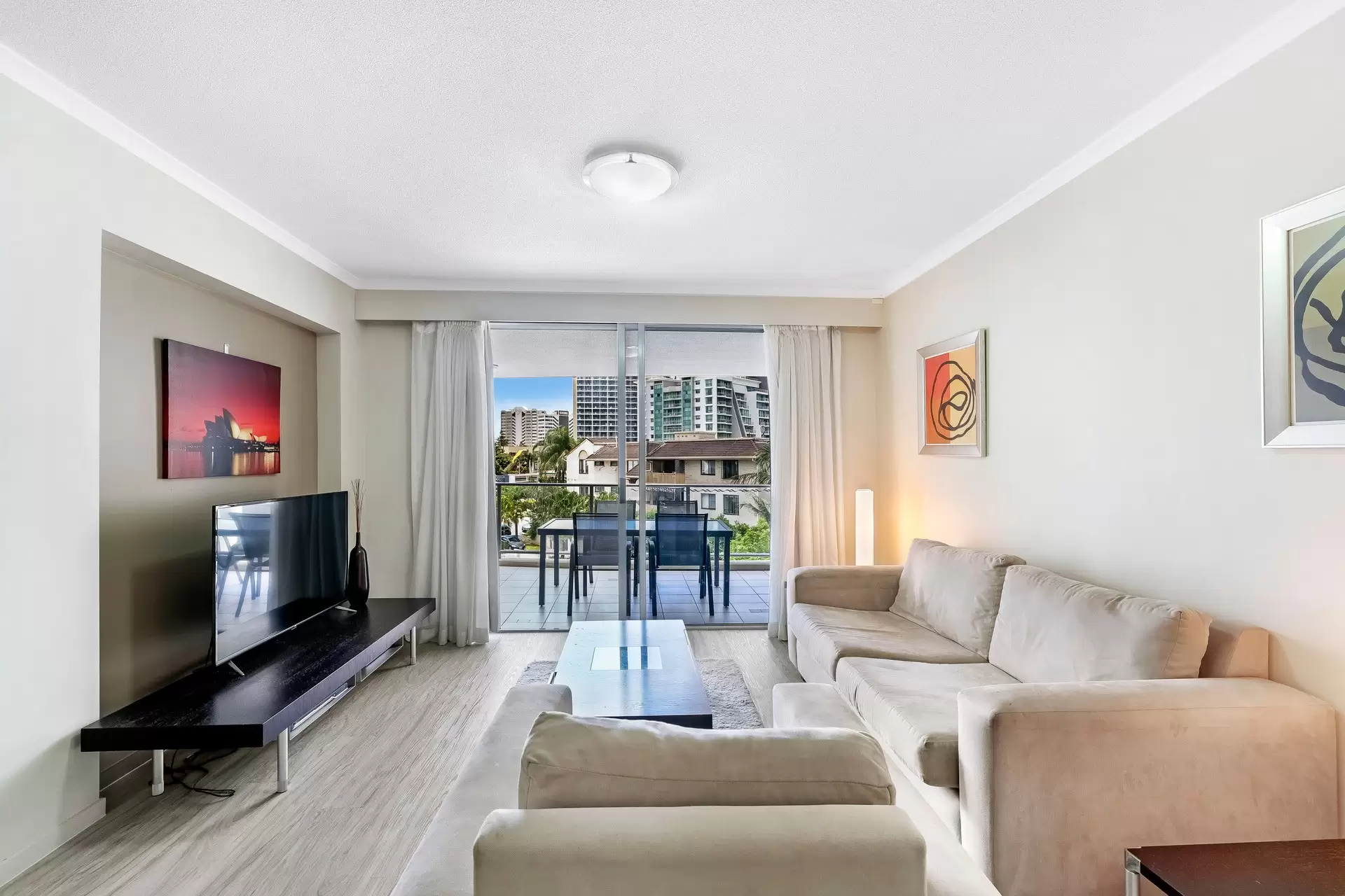 242/23-27 Cypress Avenue, Surfers Paradise Sold by  - image 1