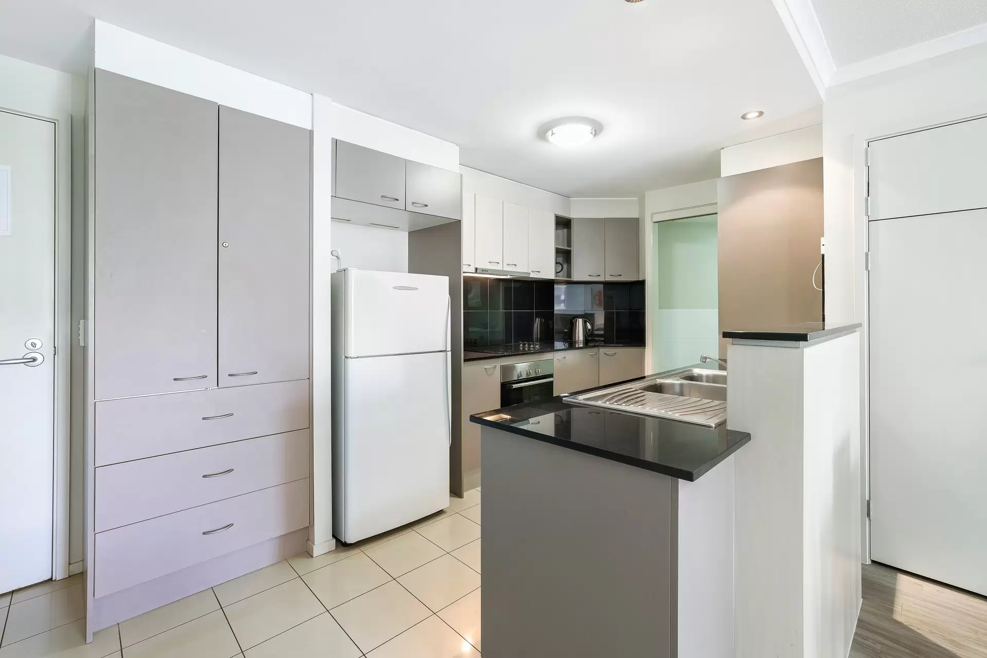 242/23-27 Cypress Avenue, Surfers Paradise Sold by  - image 1
