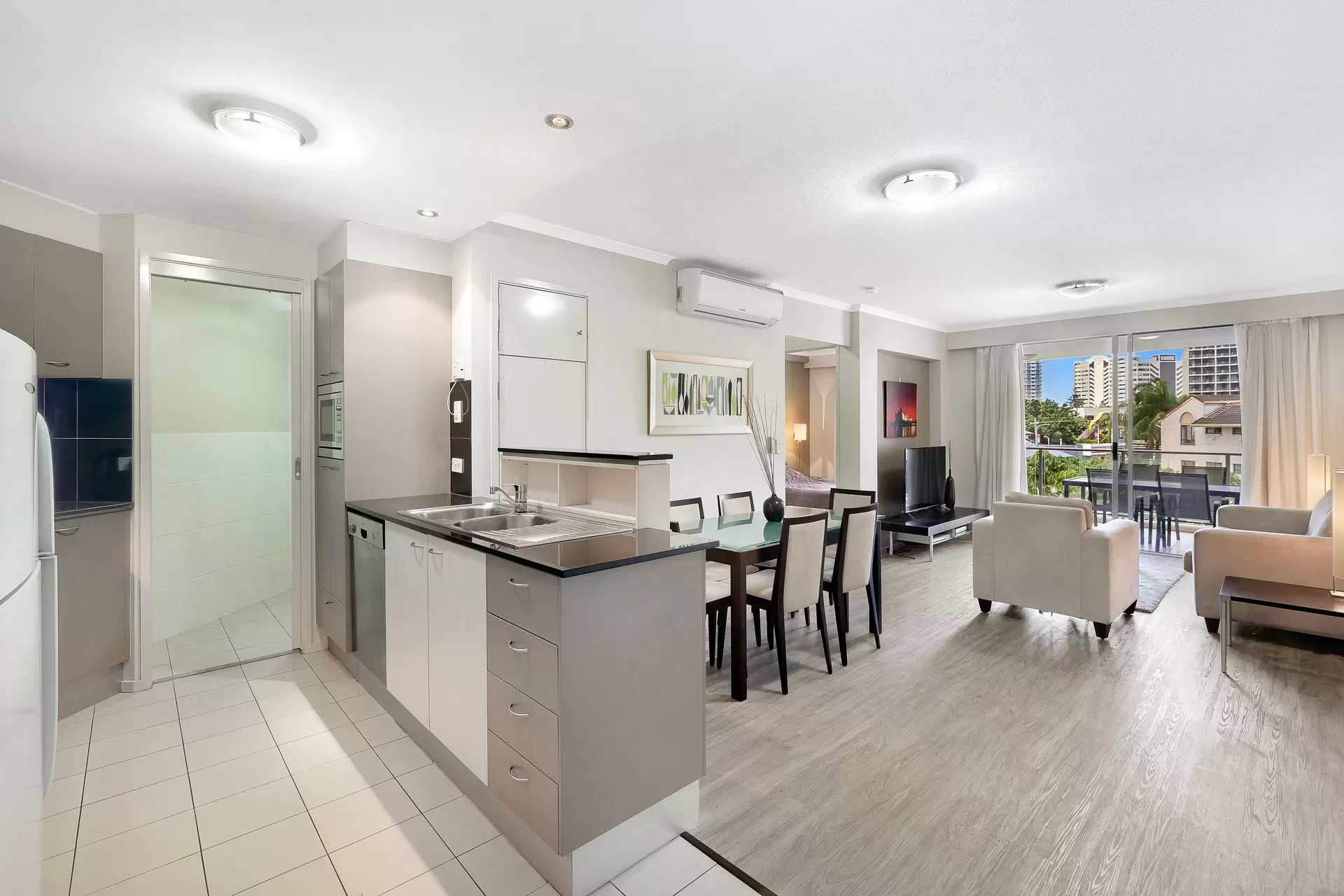 242/23-27 Cypress Avenue, Surfers Paradise Sold by  - image 1