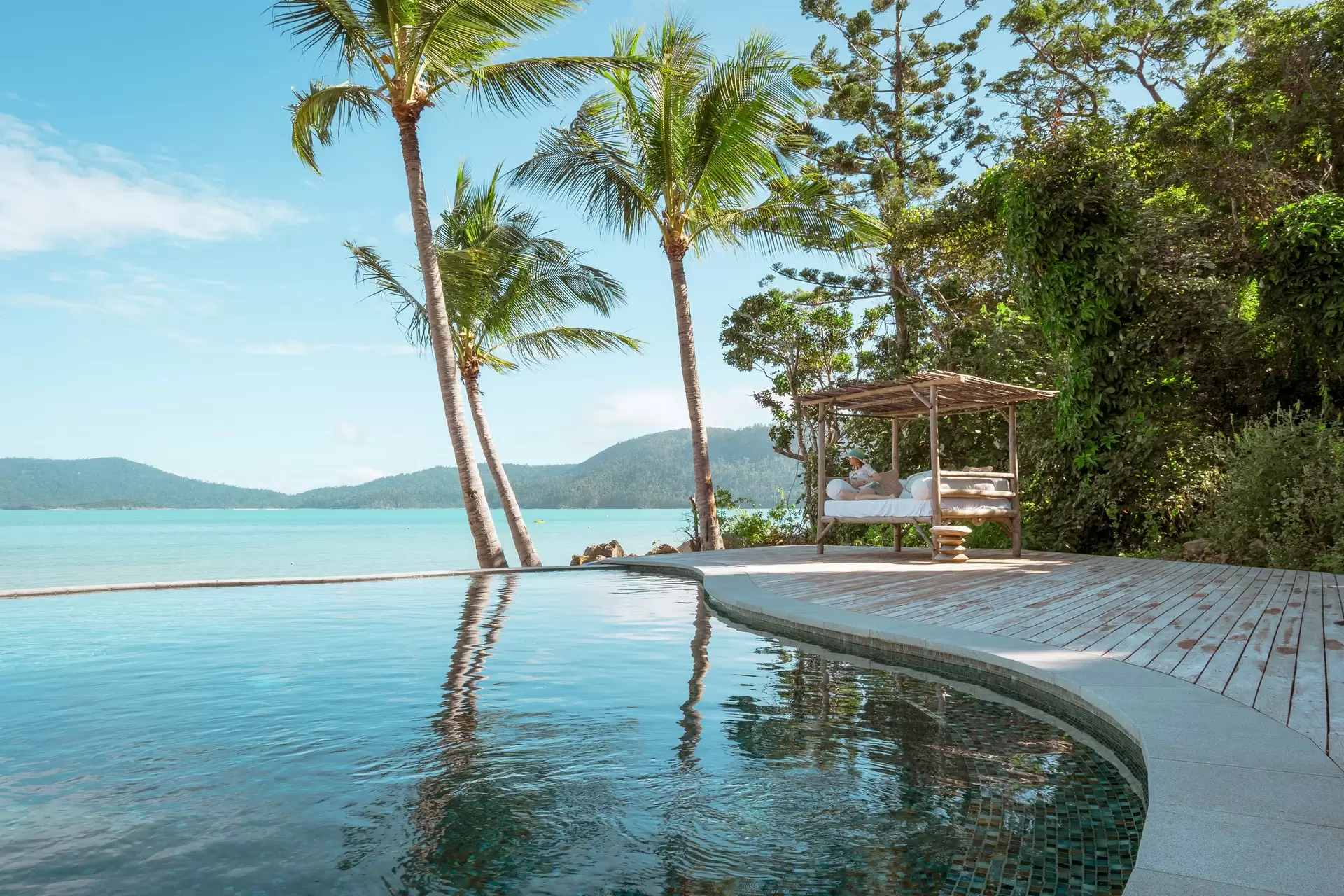 1 Island Drive, Long Island Sold by Queensland Sotheby's International Realty - image 1
